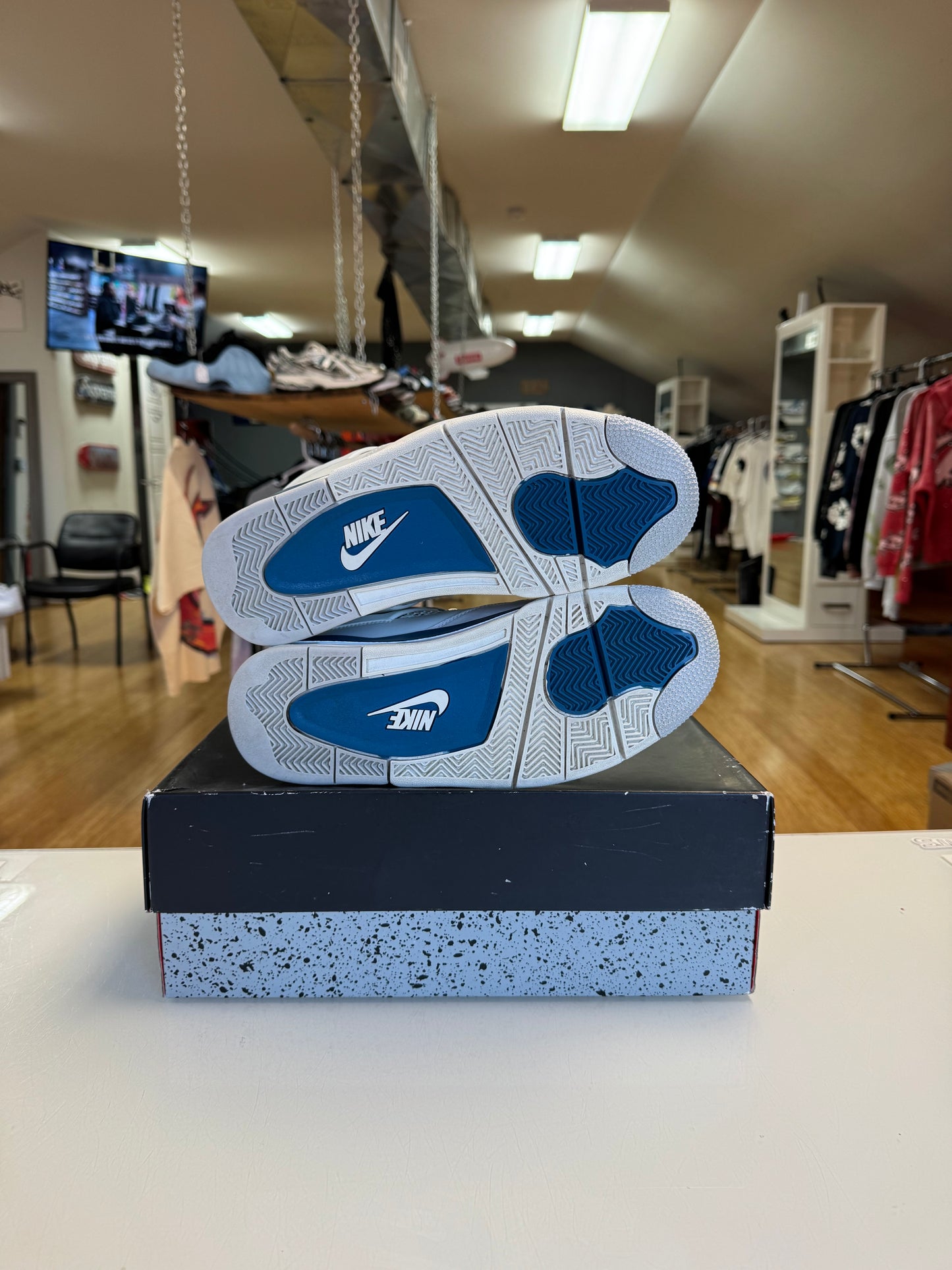 Jordan 4 military blue