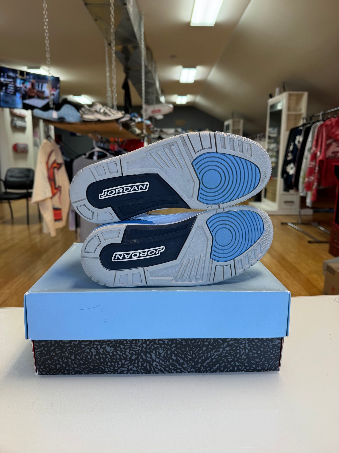 Jordan 3 Unc