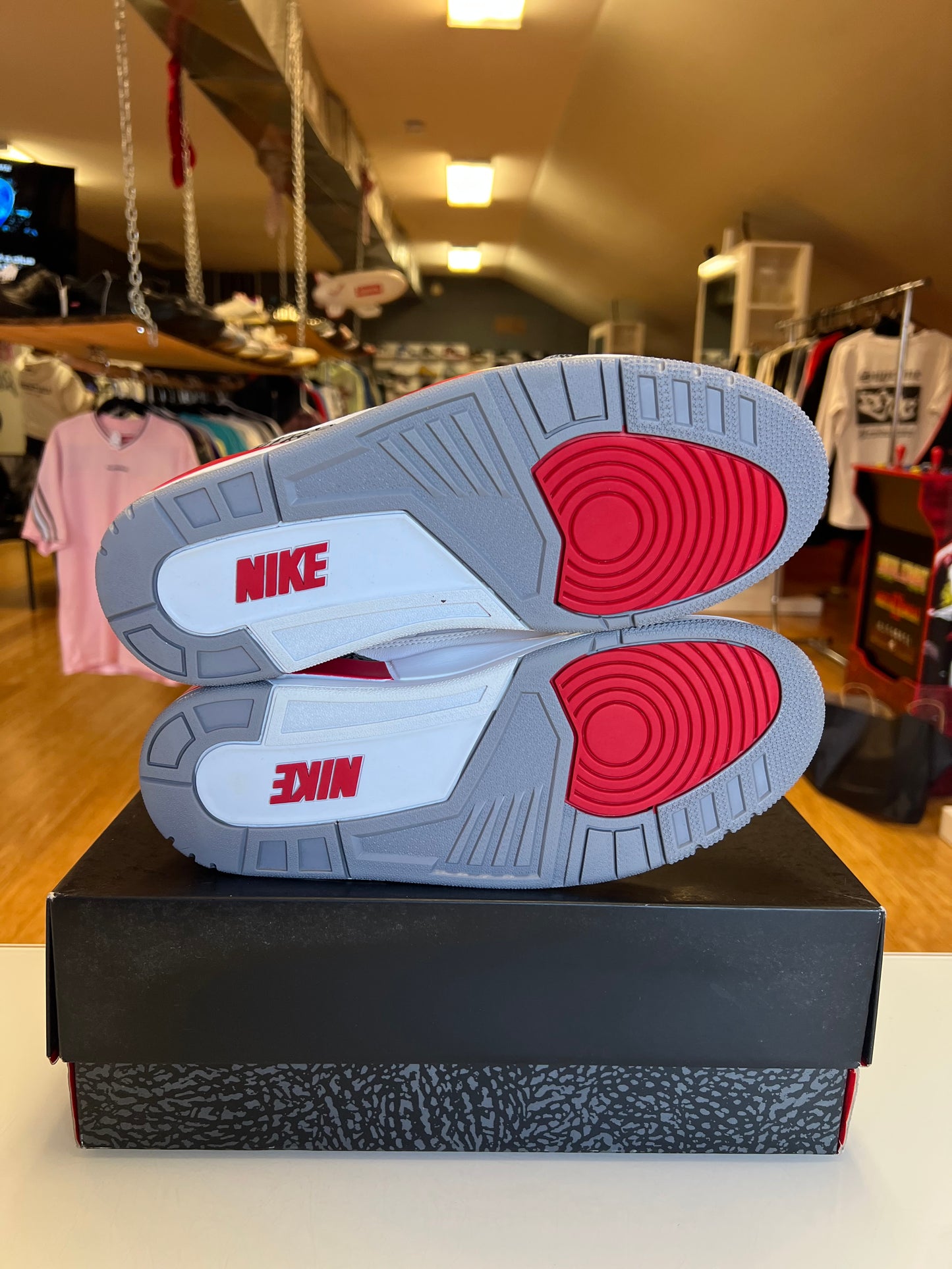 Jordan 3 Fire Red