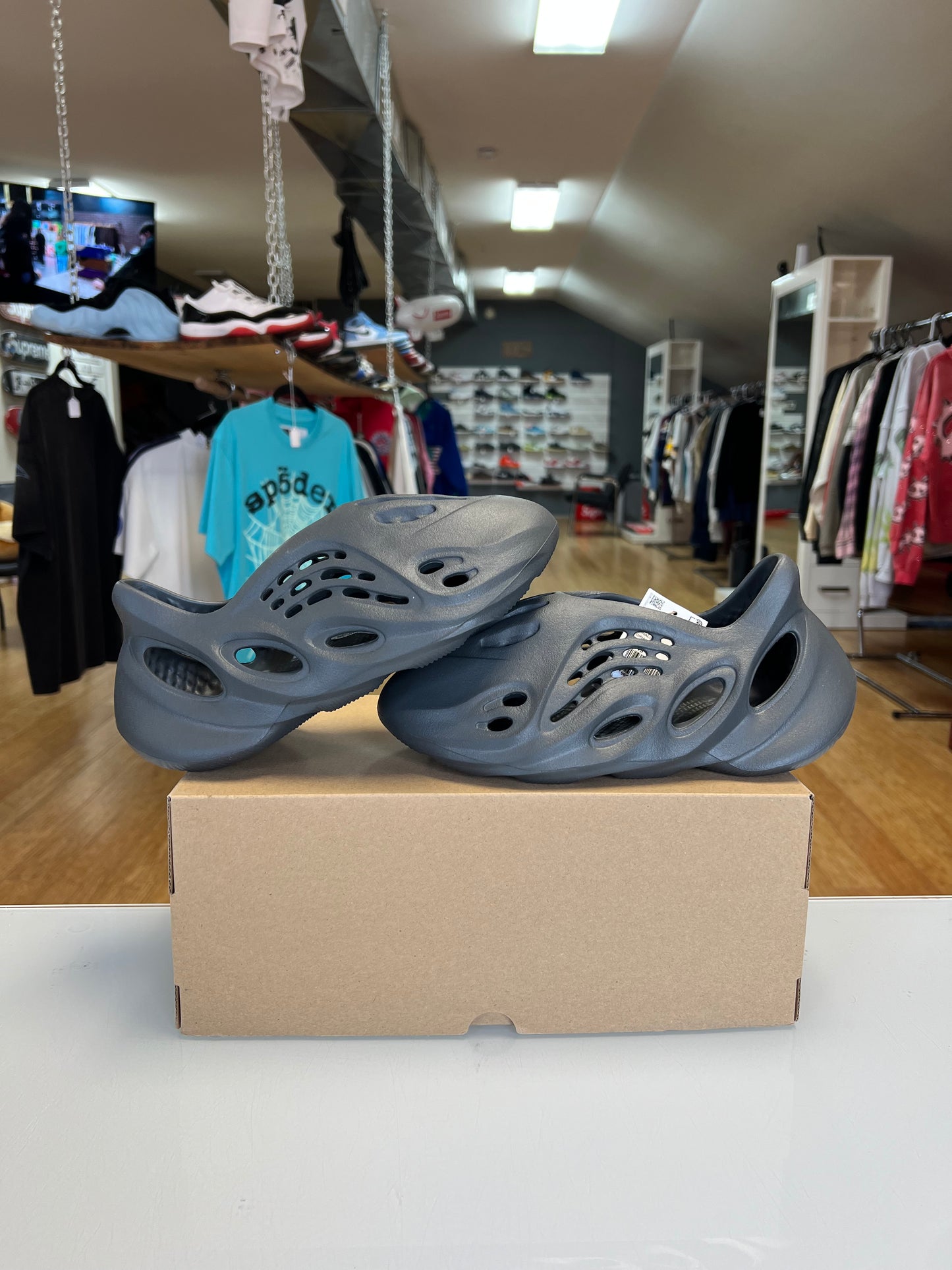 Yeezy Foam Runner Carbon