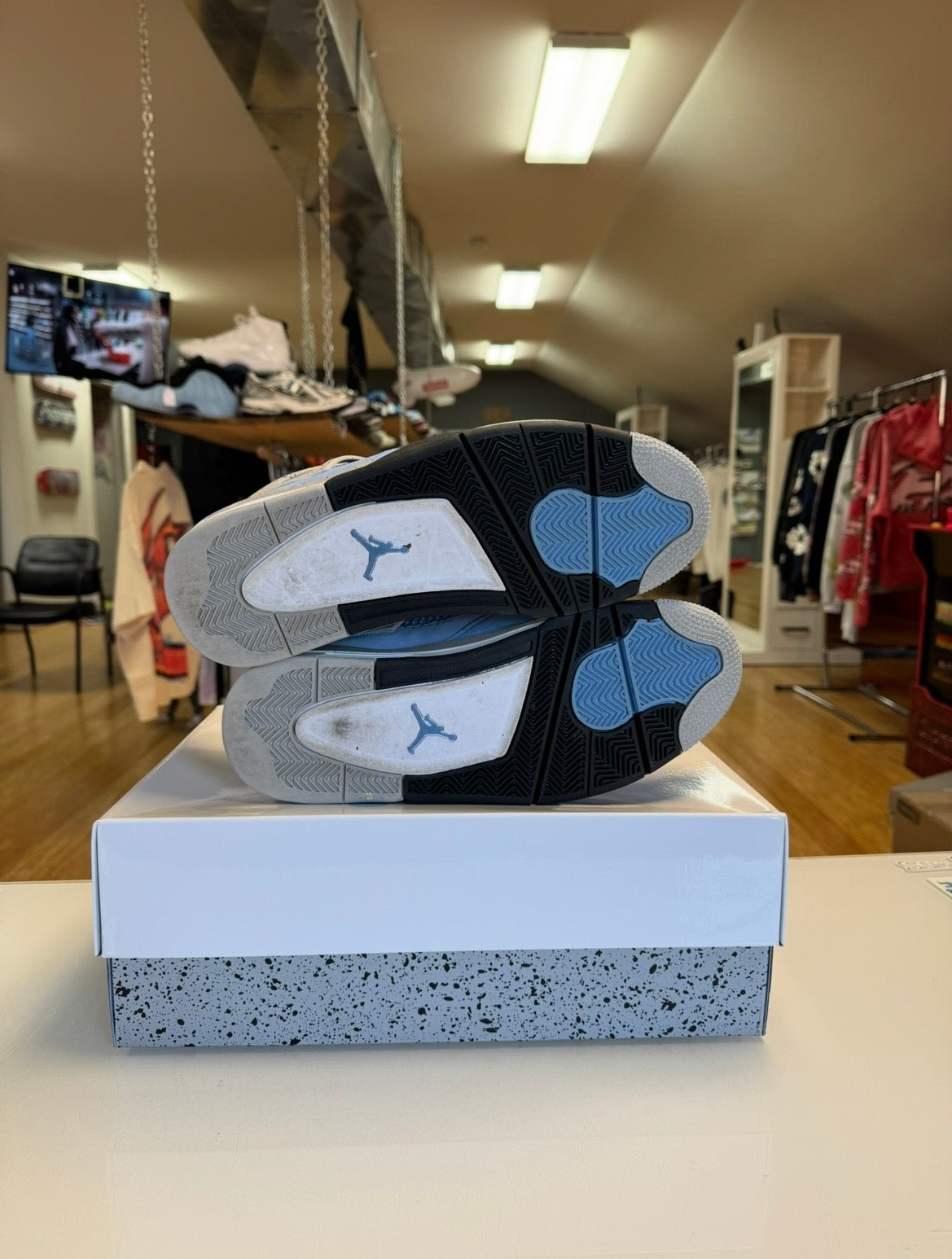 Jordan 4 University Blue