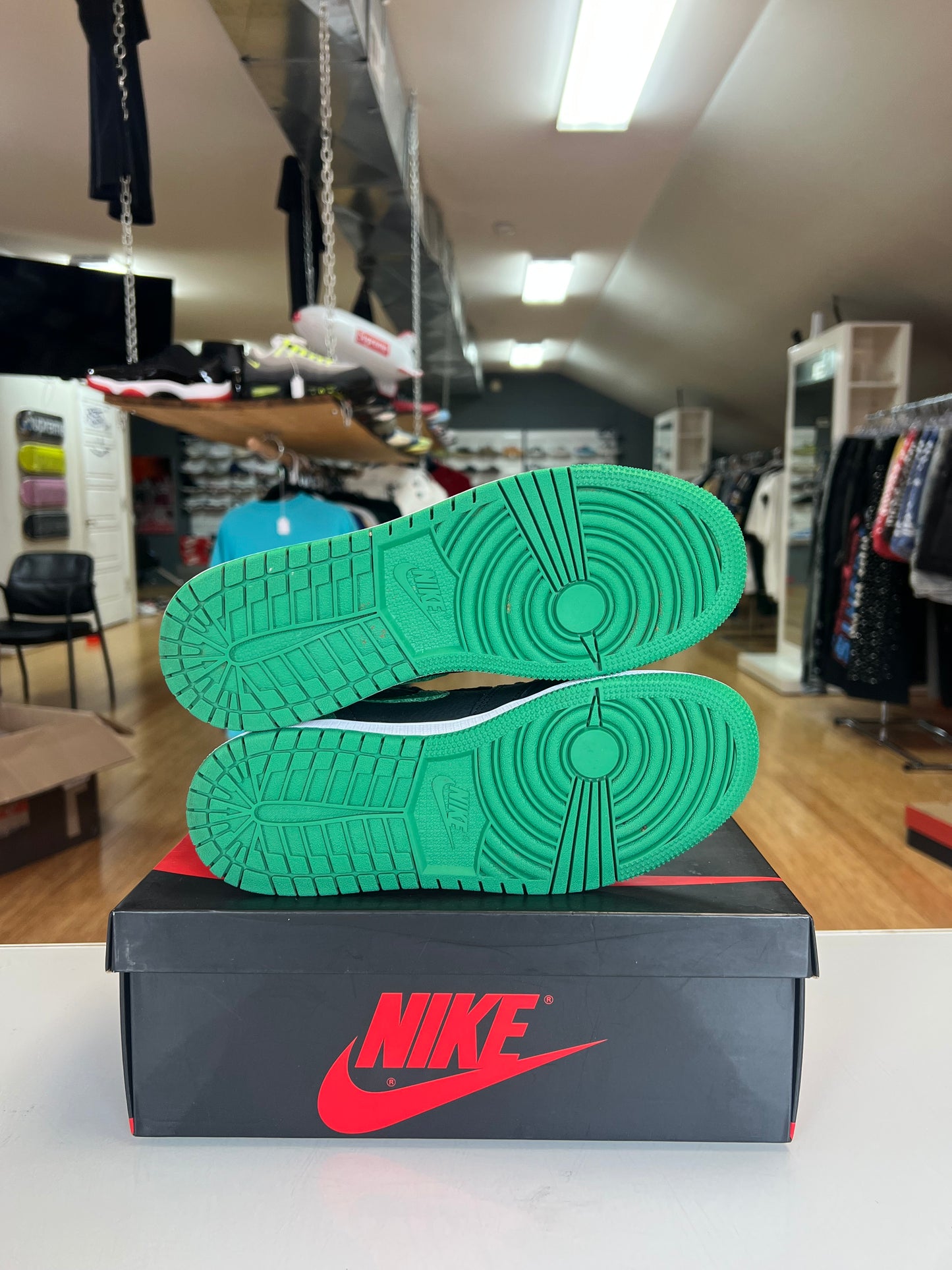 Jordan 1 Pine Green