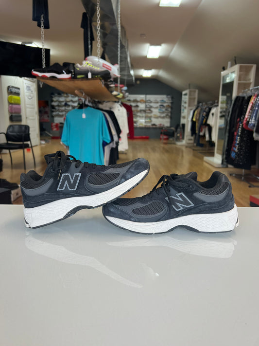 New Balance 2002r