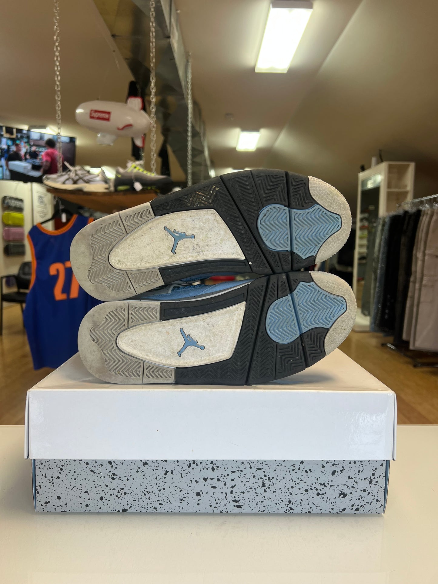 Jordan 4 UNC