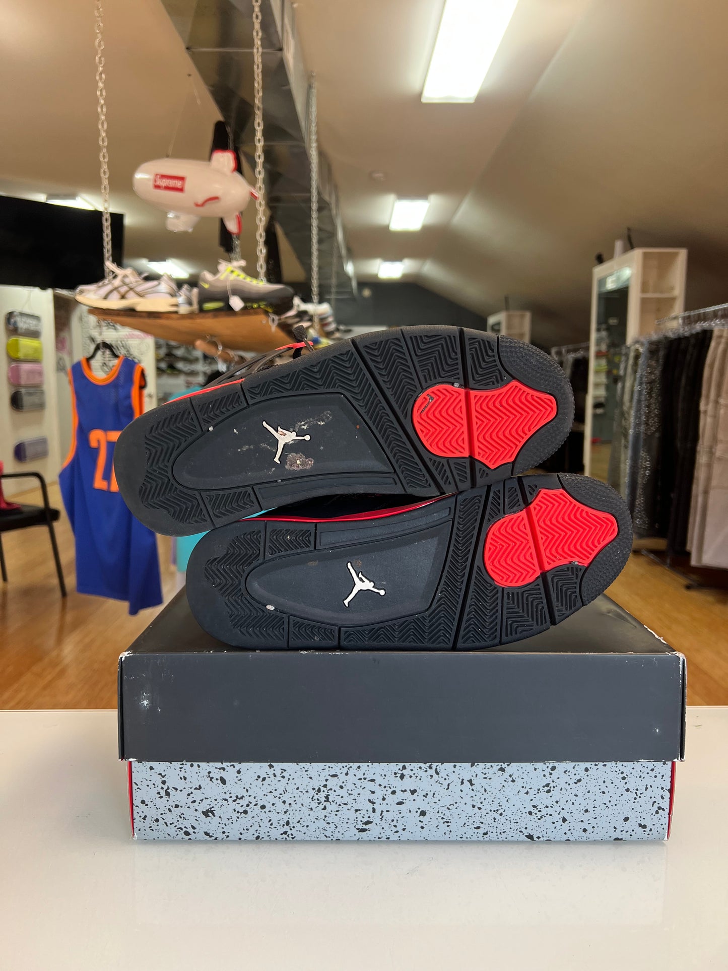 Jordan 4 Red Thunder