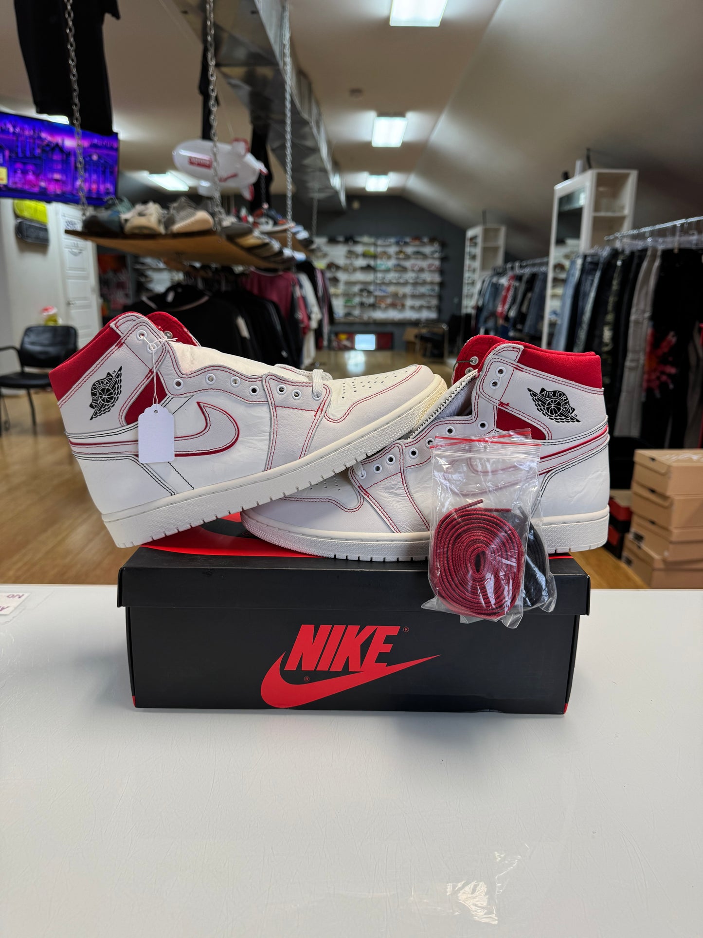 Jordan 1 phantom gym red