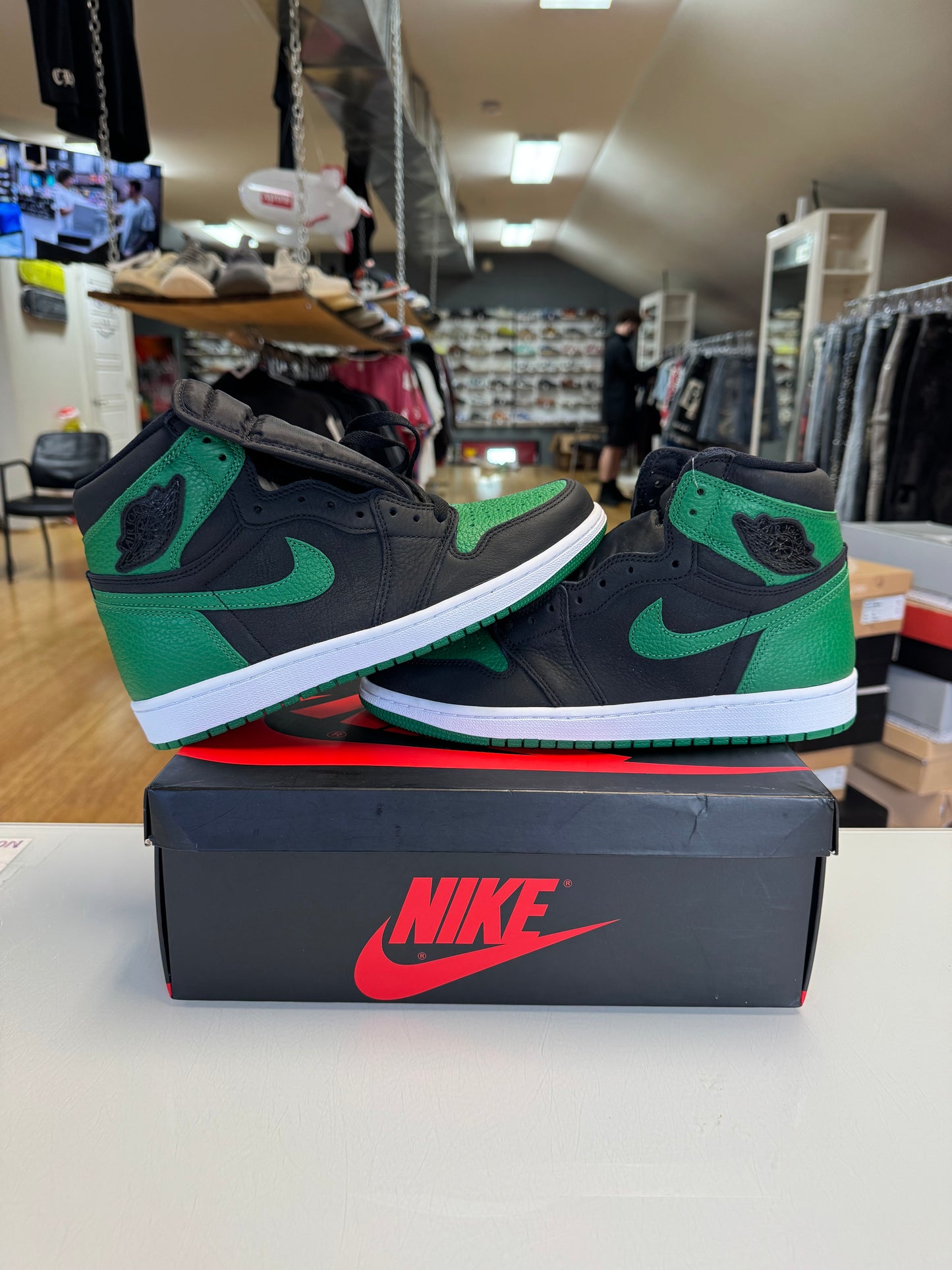 Jordan 1 pine green