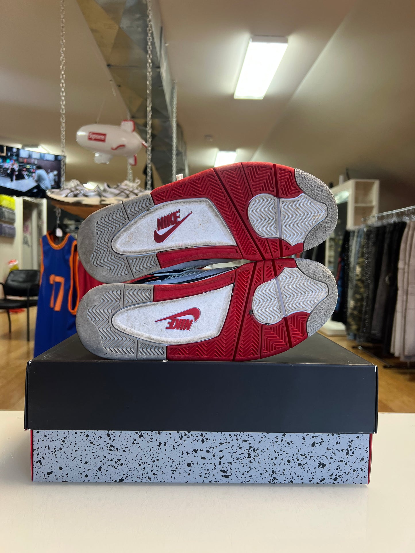 Jordan 4 Fire Red