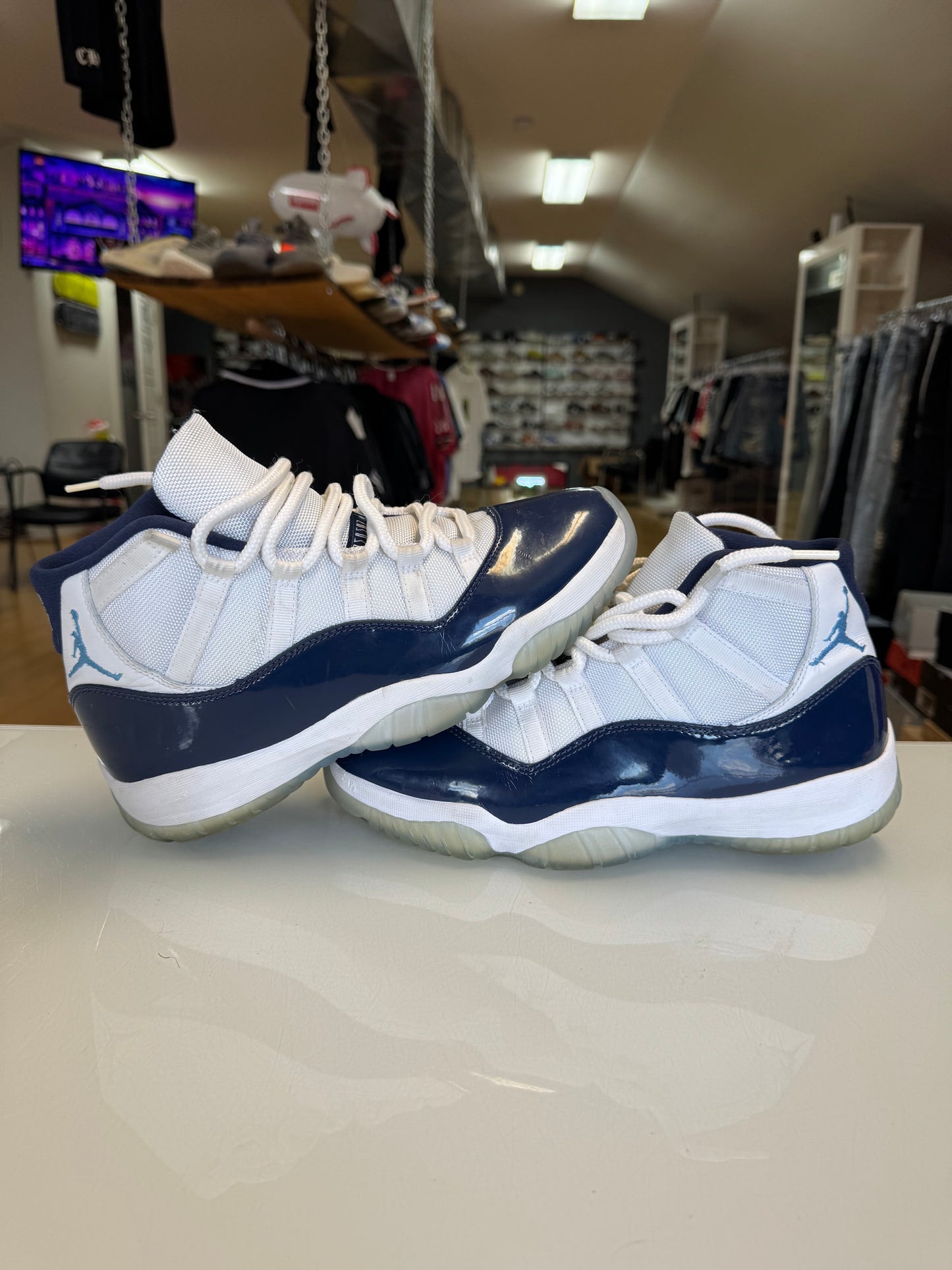 Jordan 11 win line 82