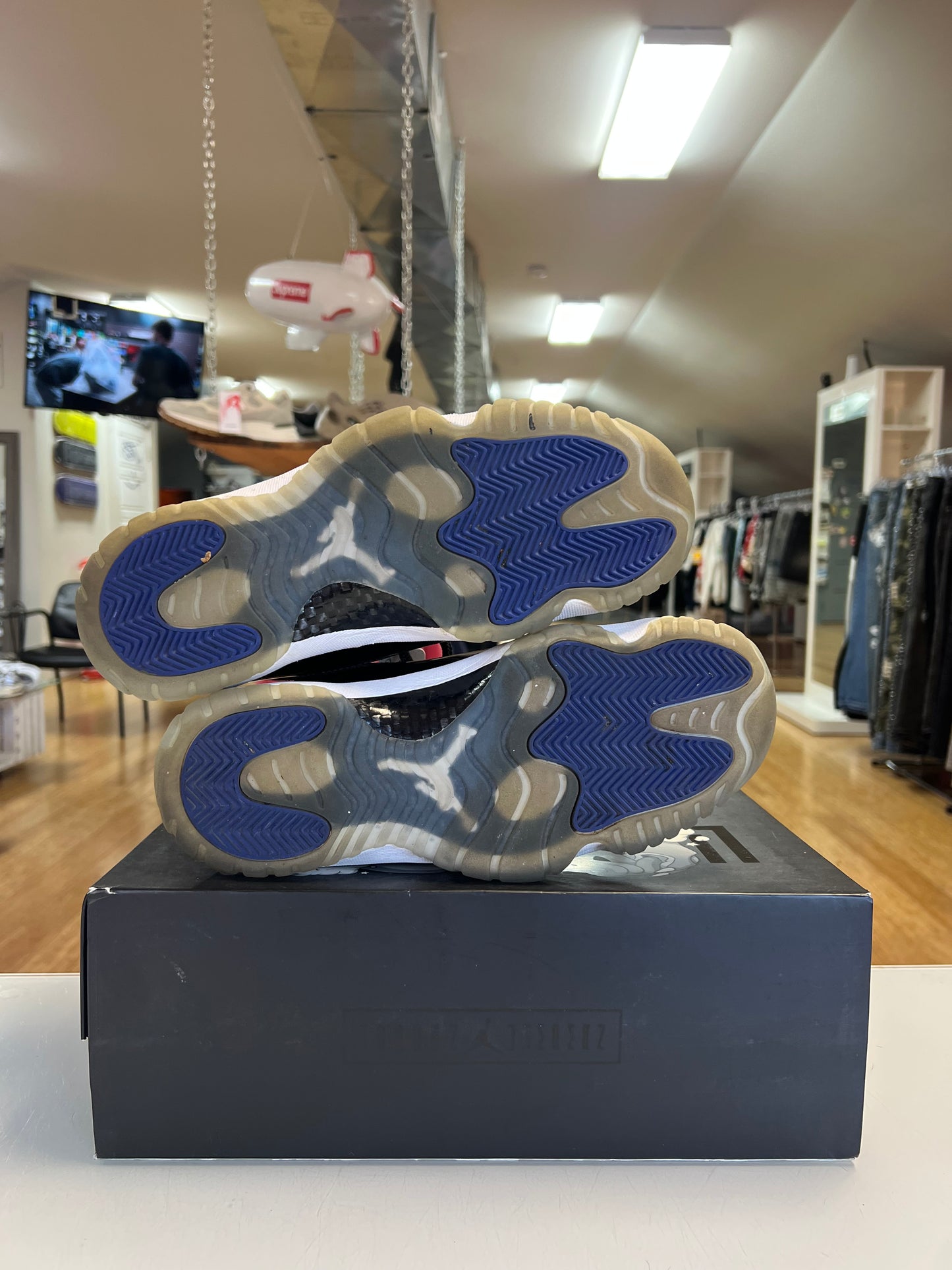 Jordan 11 Space Jam 2016