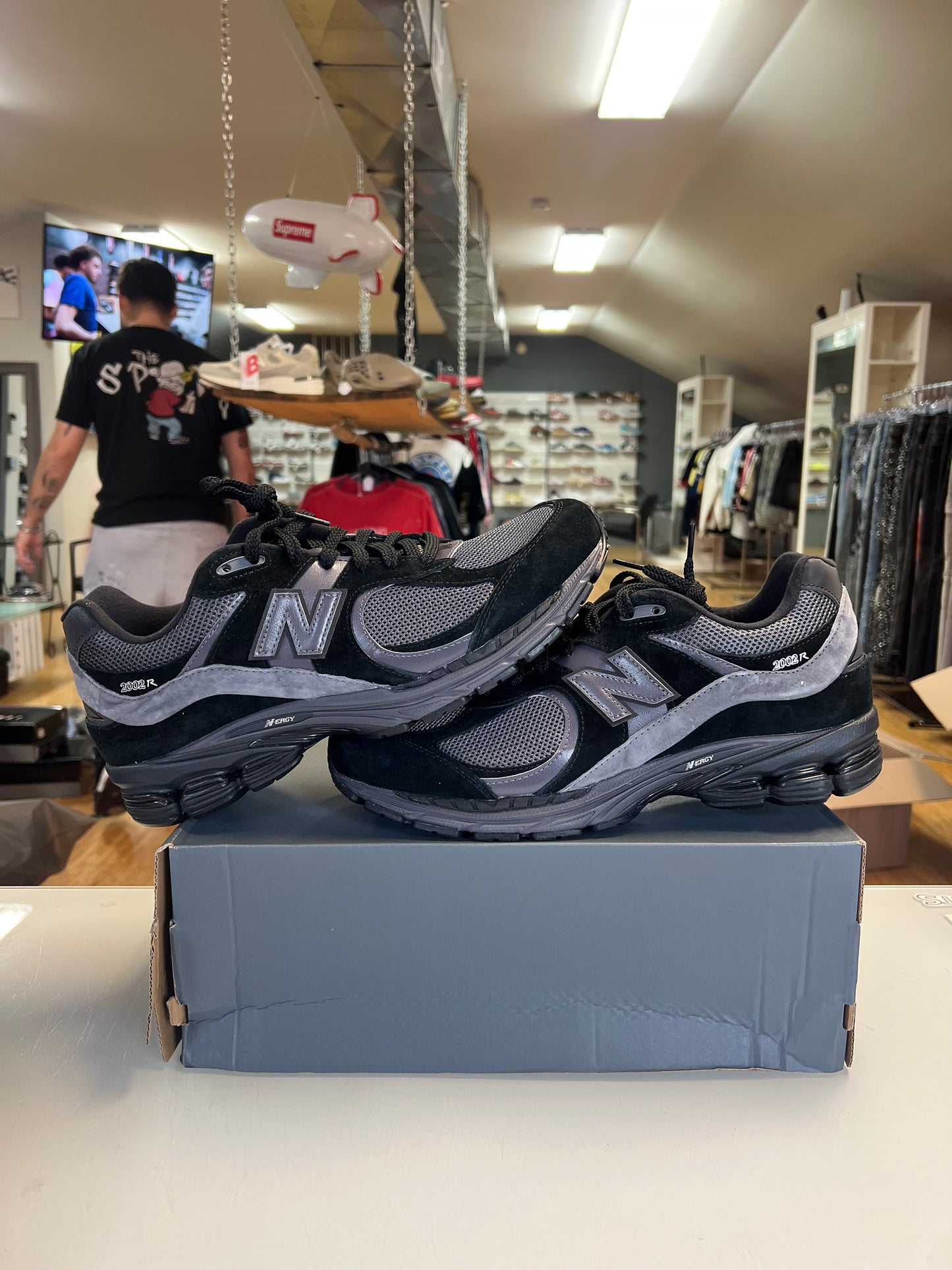New Balance 2002r Black Dark Grey