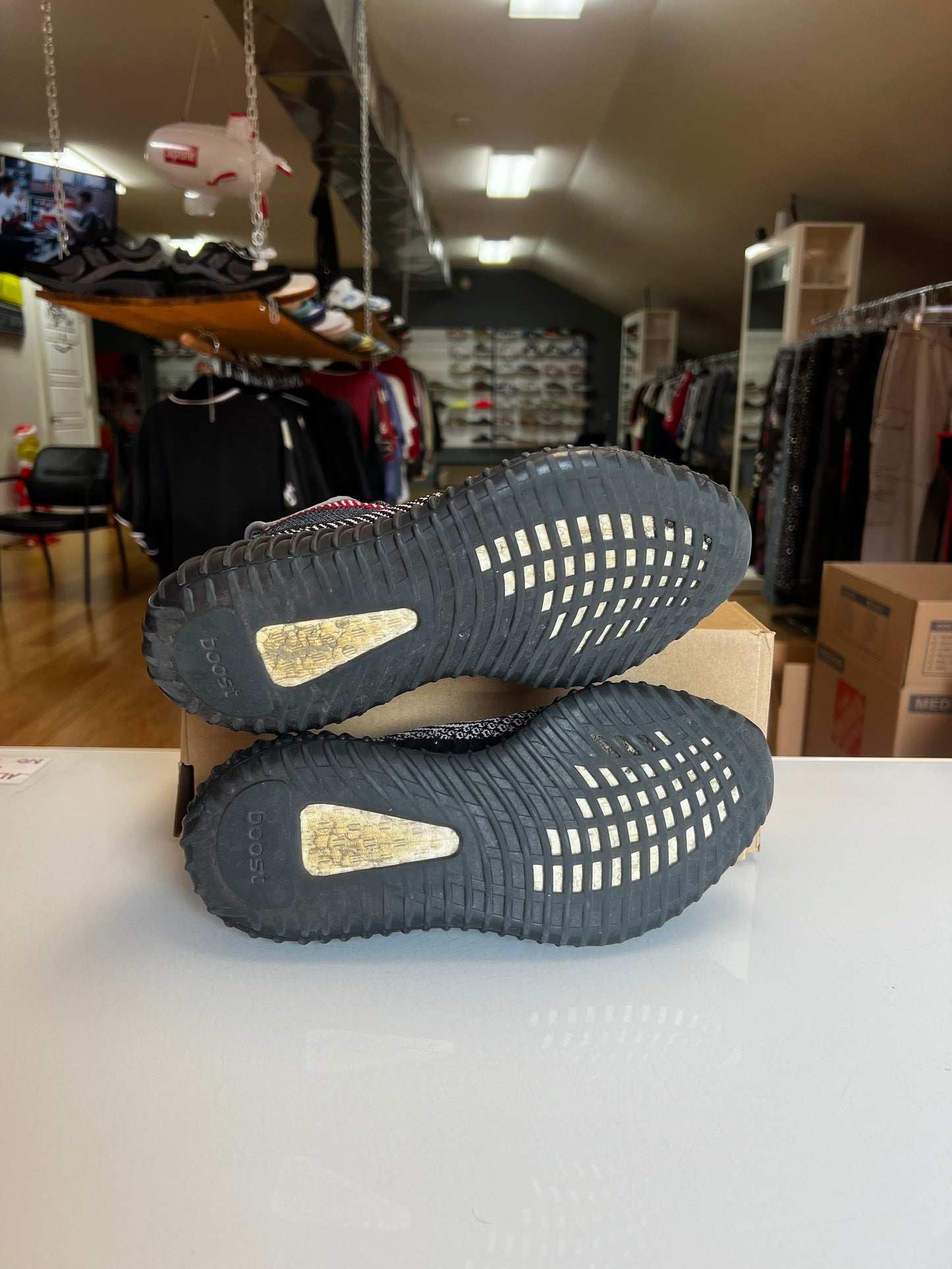 Yeezy 350 Yecheil