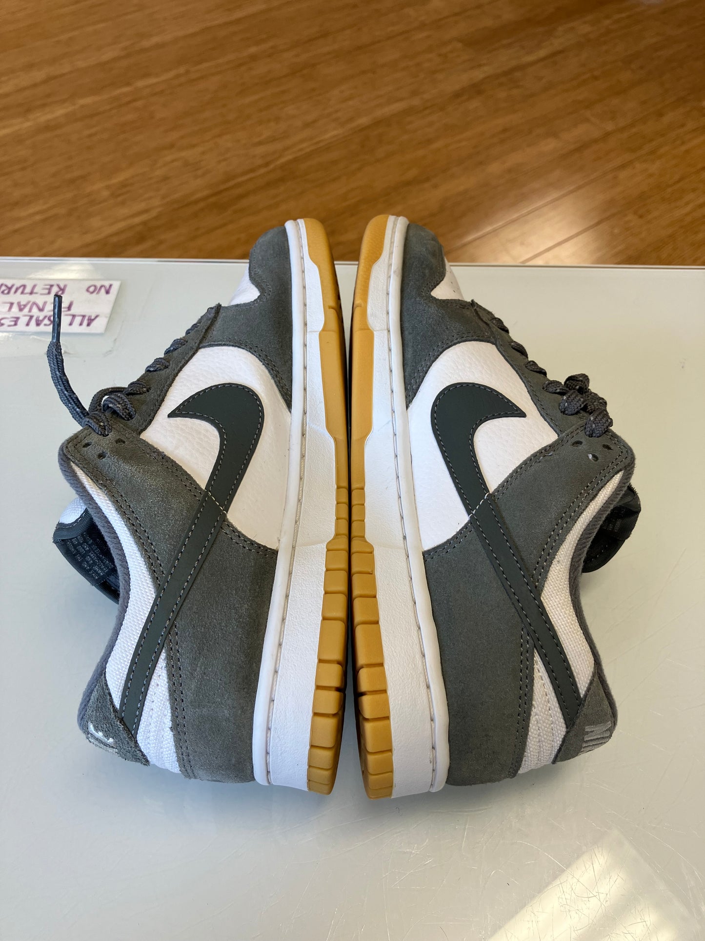 Nike dunk low grey gum
