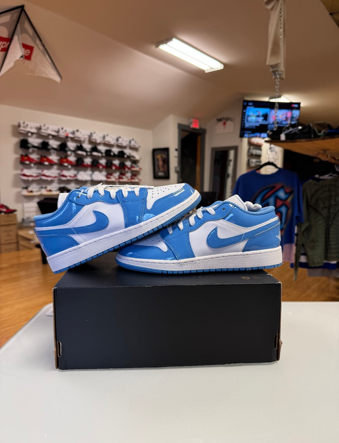 Jordan 1 Low Legend Blue