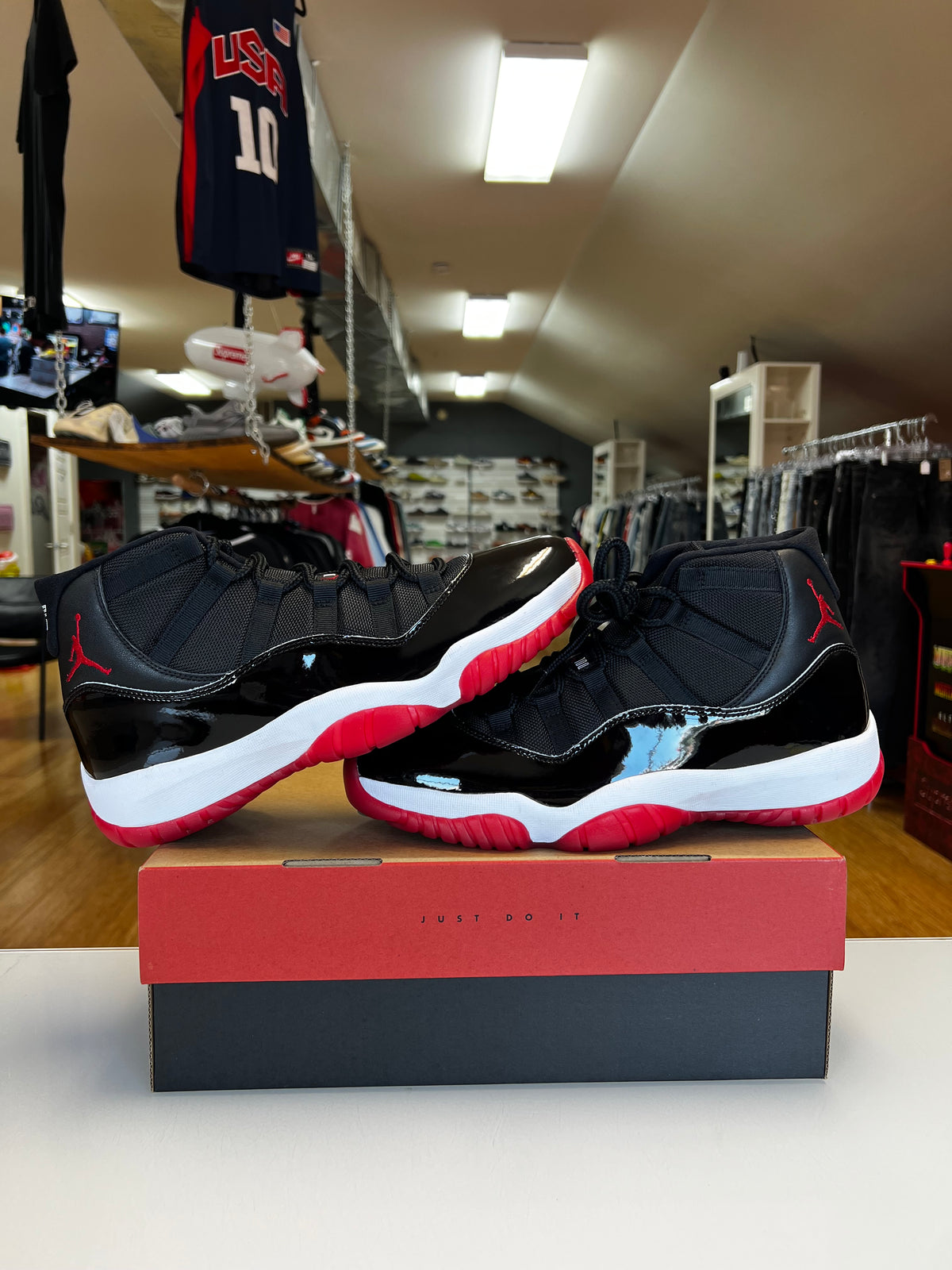 Jordan 11 Bred