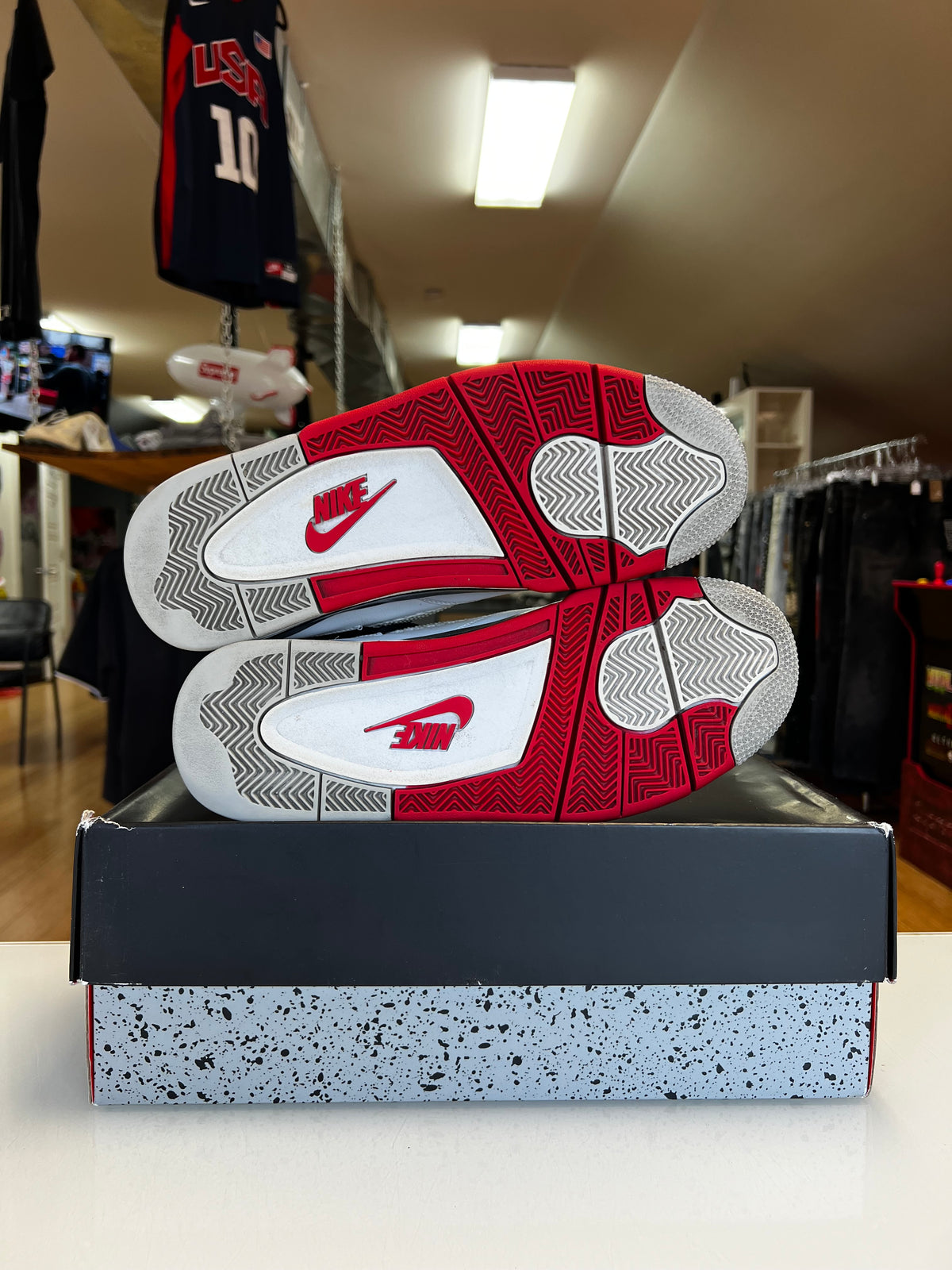 Jordan 4 Fire Red