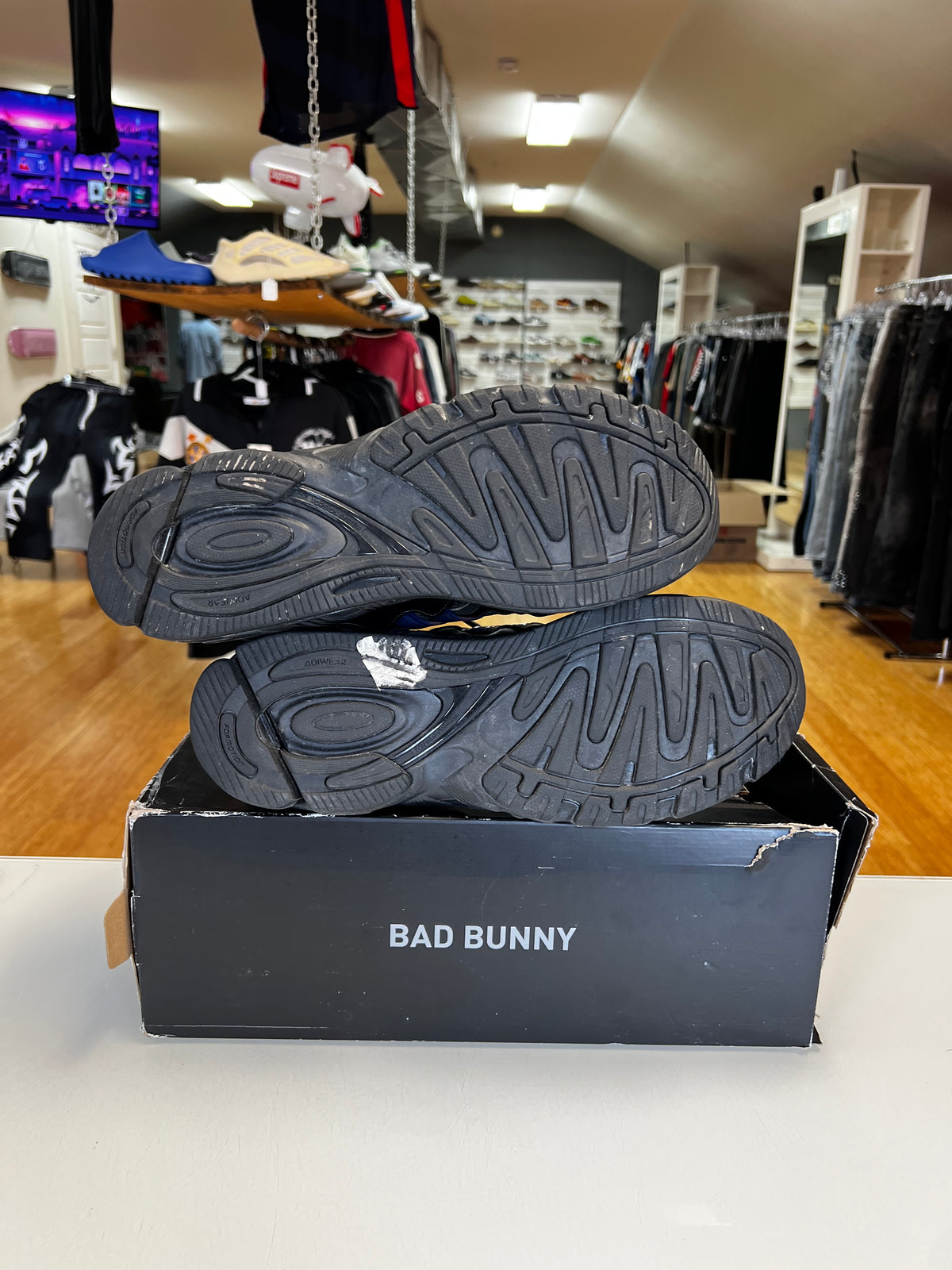 Adidas Responses CL Bad Bunny