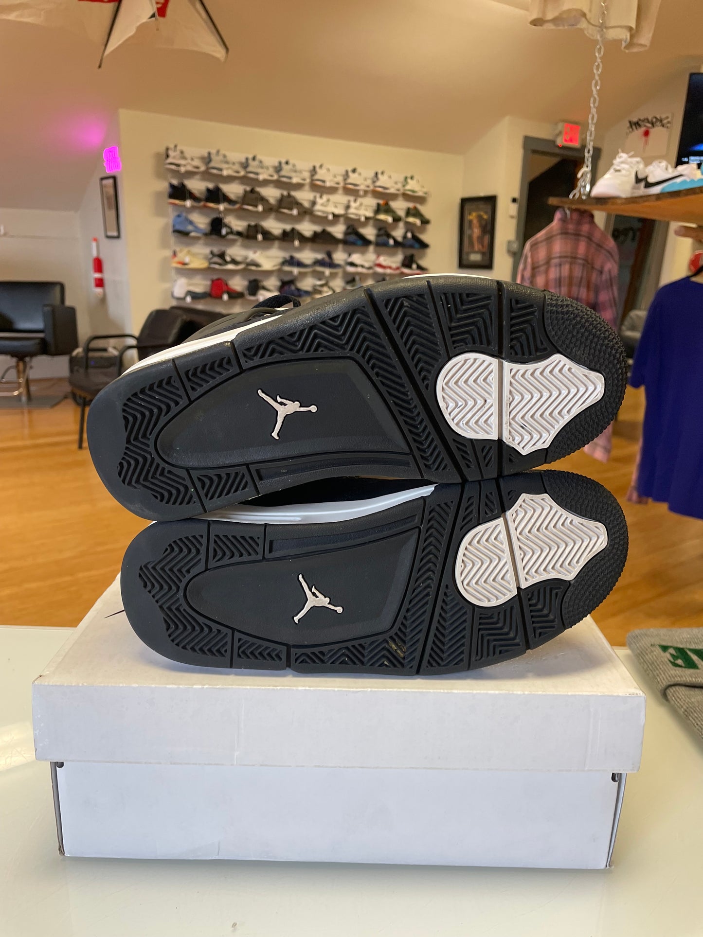 Jordan 4 White Thunder