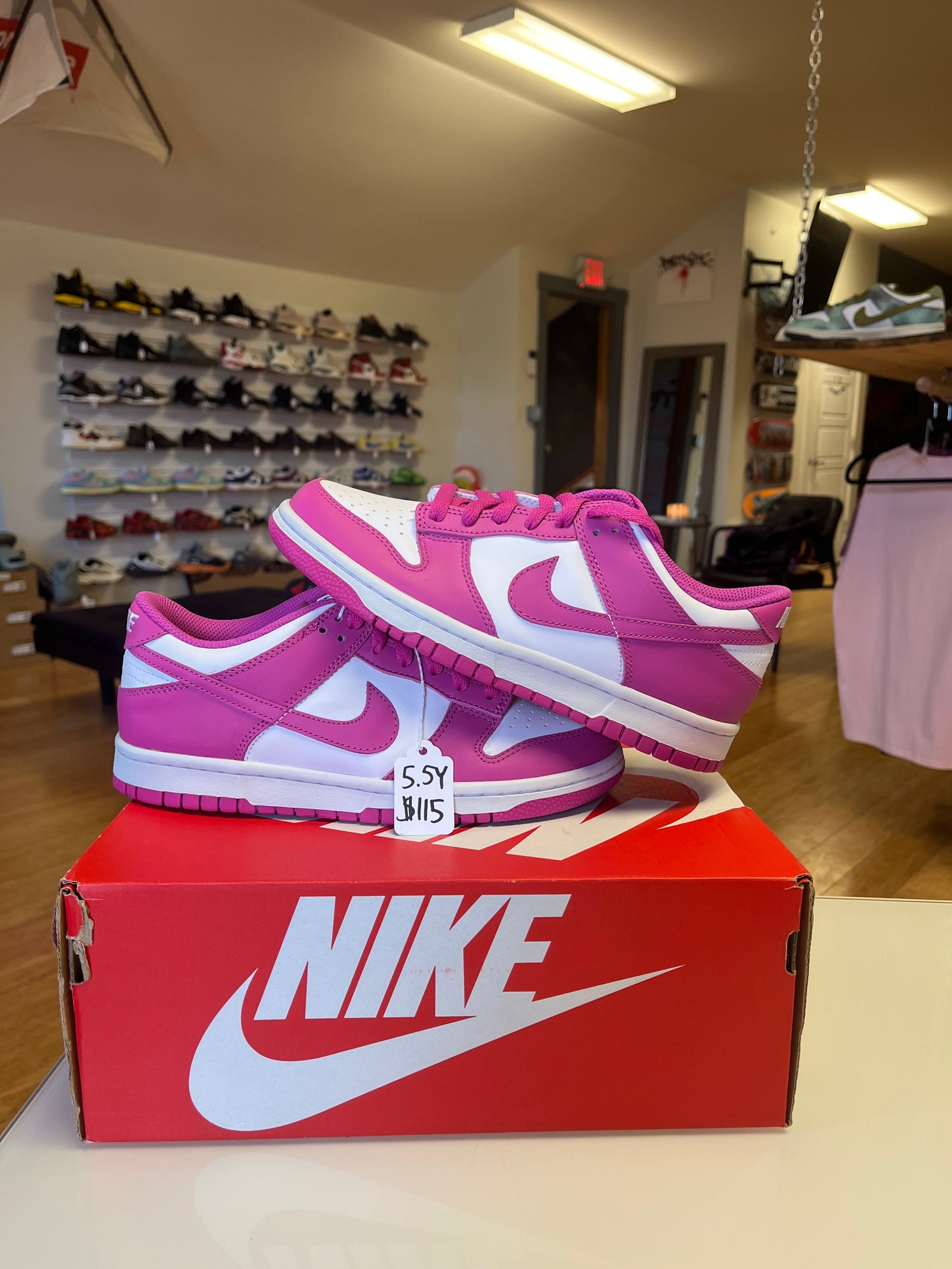 Nike dunk low active fuschia