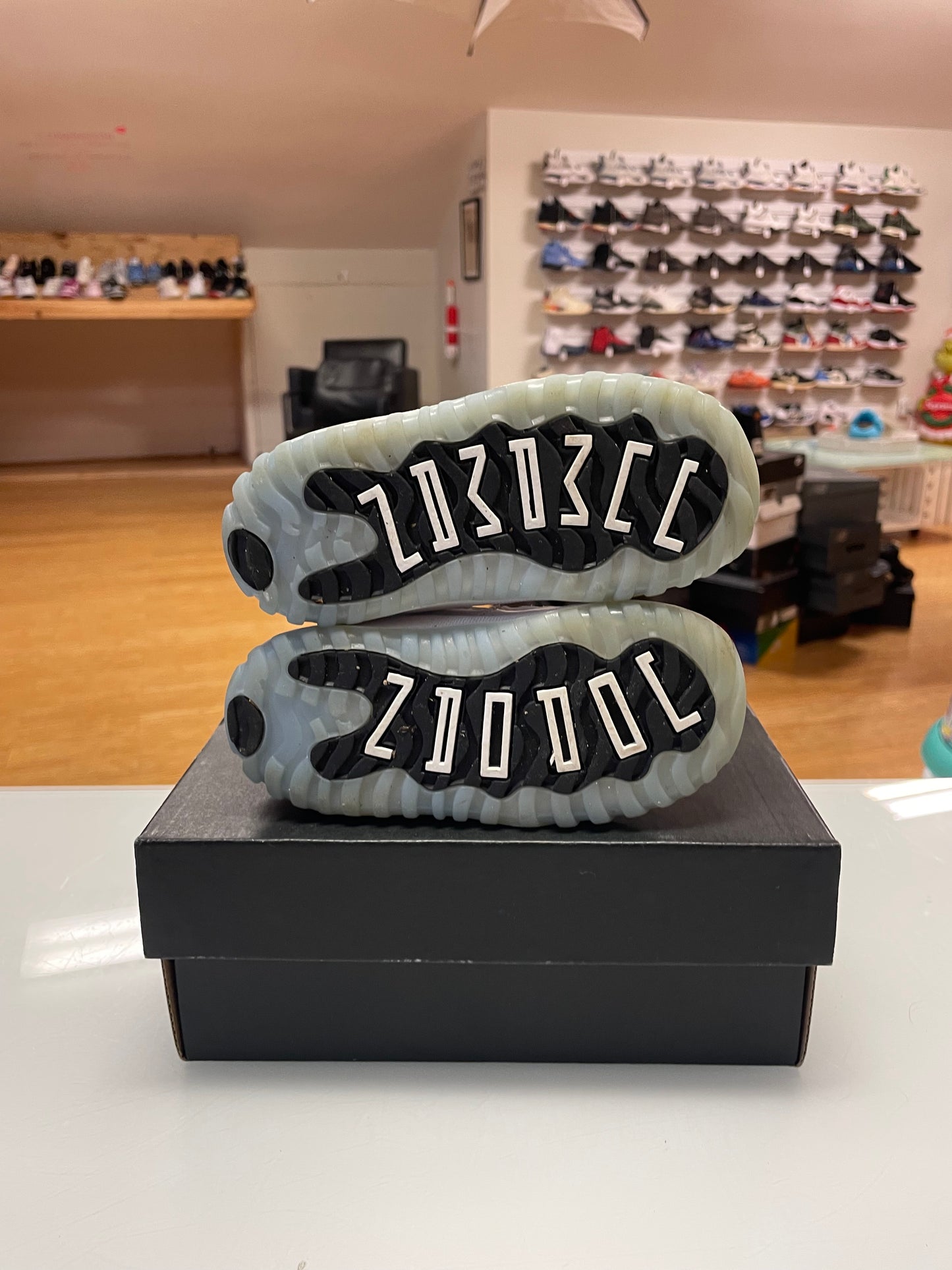 Jordan 11 Legend Blue