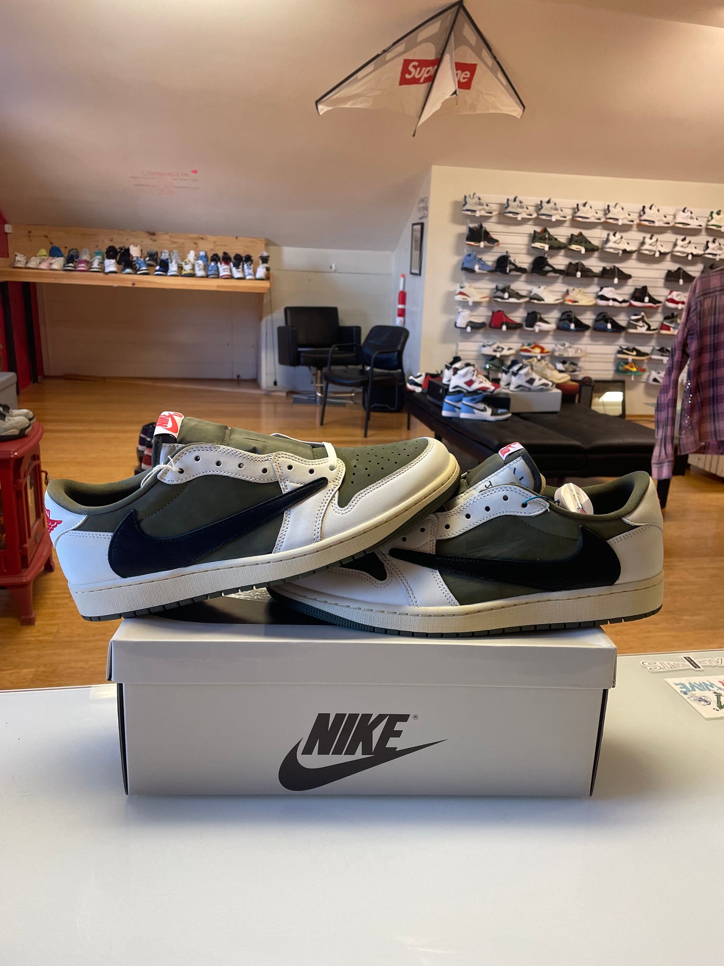 Jordan 1 Travis Scott Medium Olive