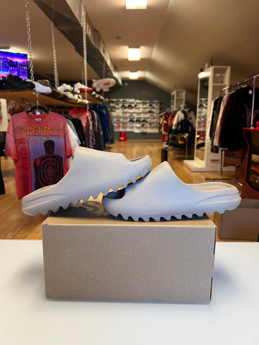 Yeezy Slide Pure