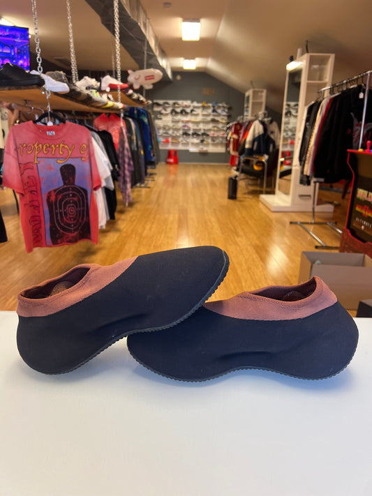 Yeezy Knit Runner Stone Carbon