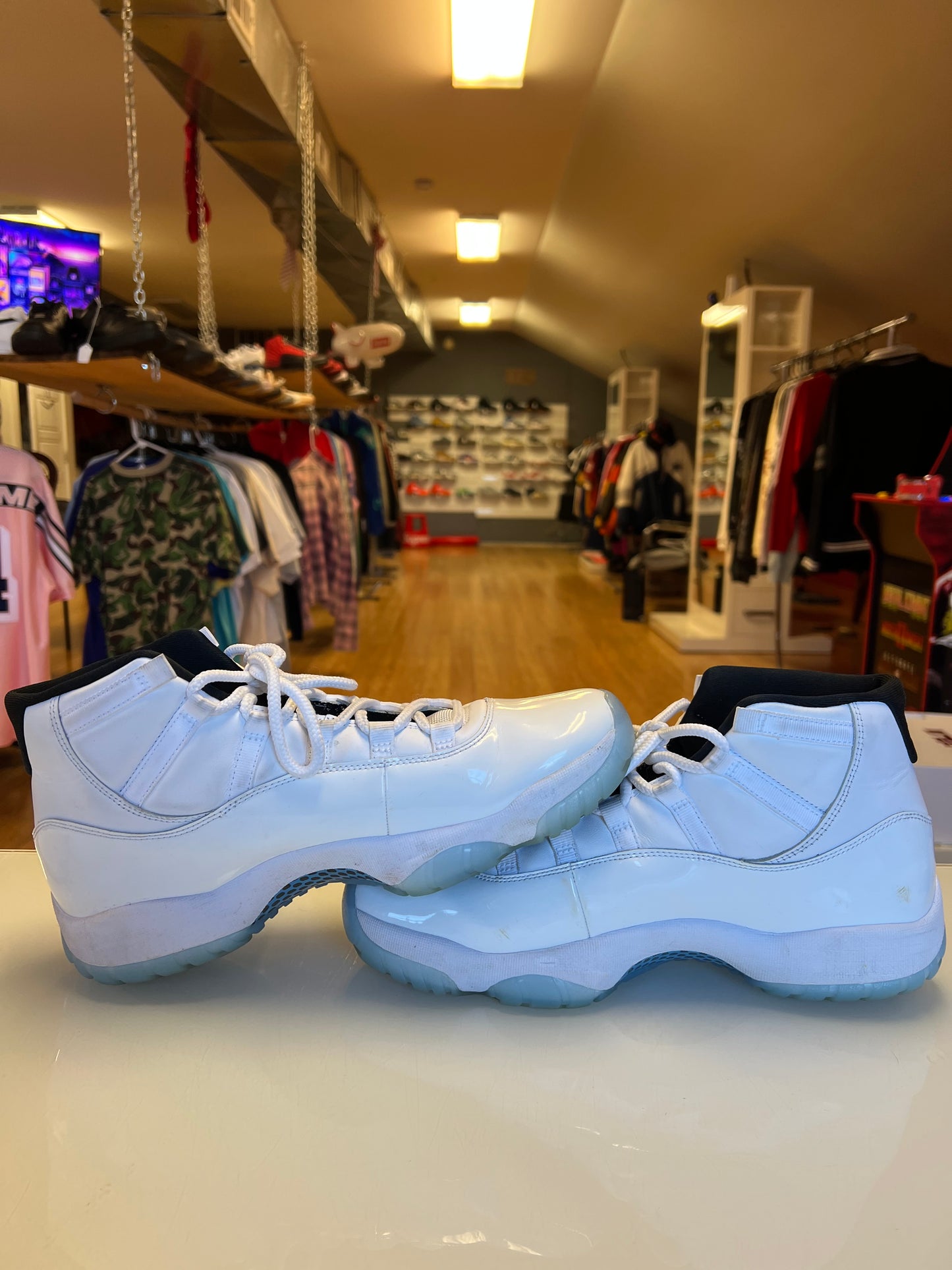 Jordan 11 Legend Blue