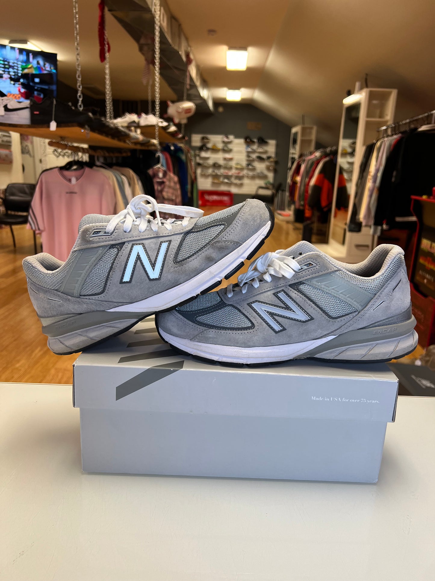 New Balance 990v5