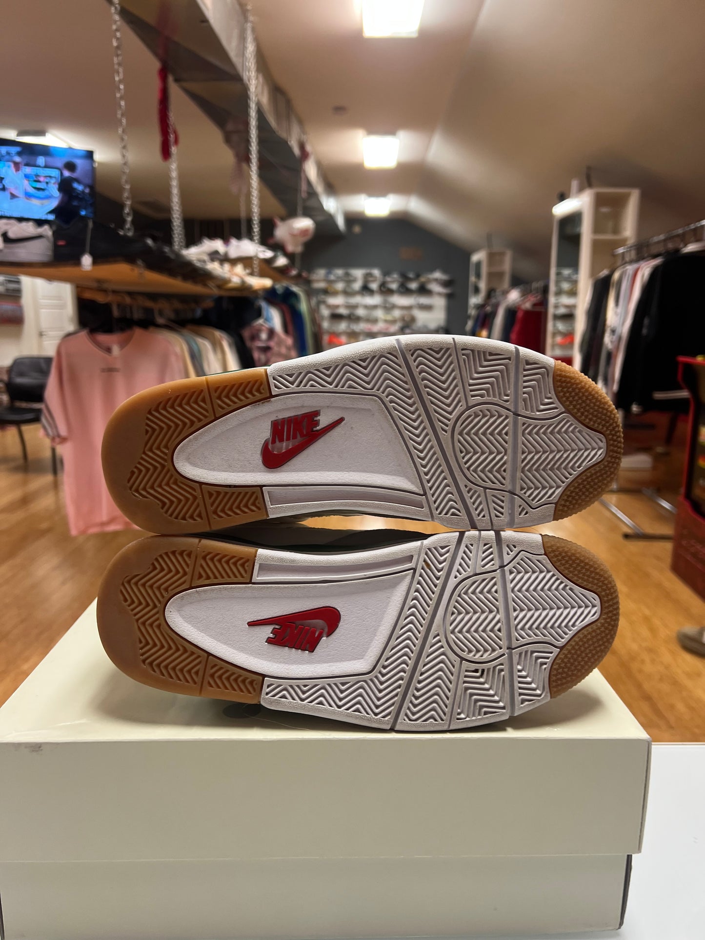 Jordan 4 Pine Green SB