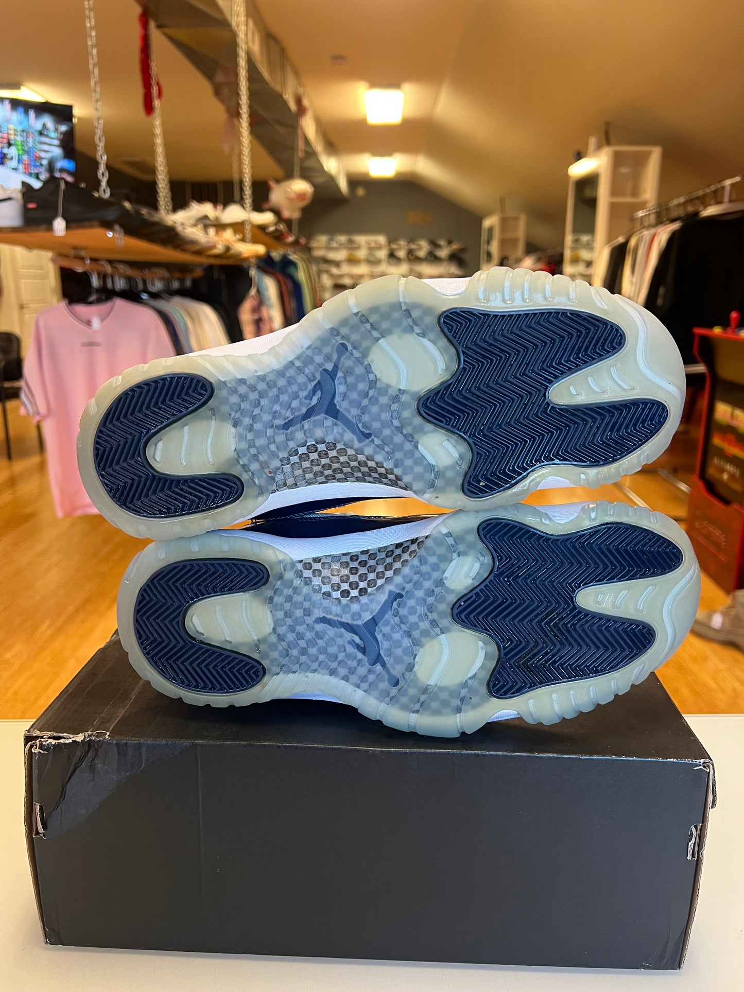 Jordan 11 low Georgetown