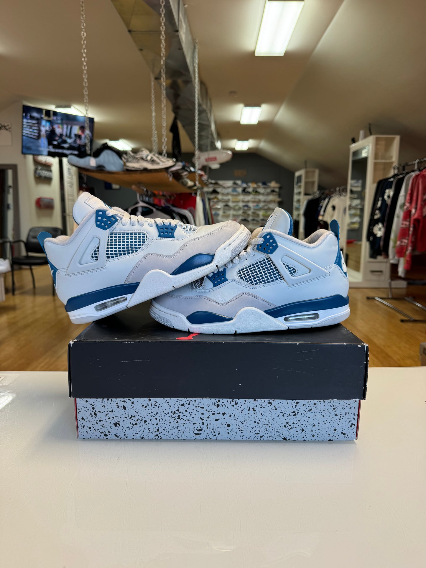 Jordan 4 military blue