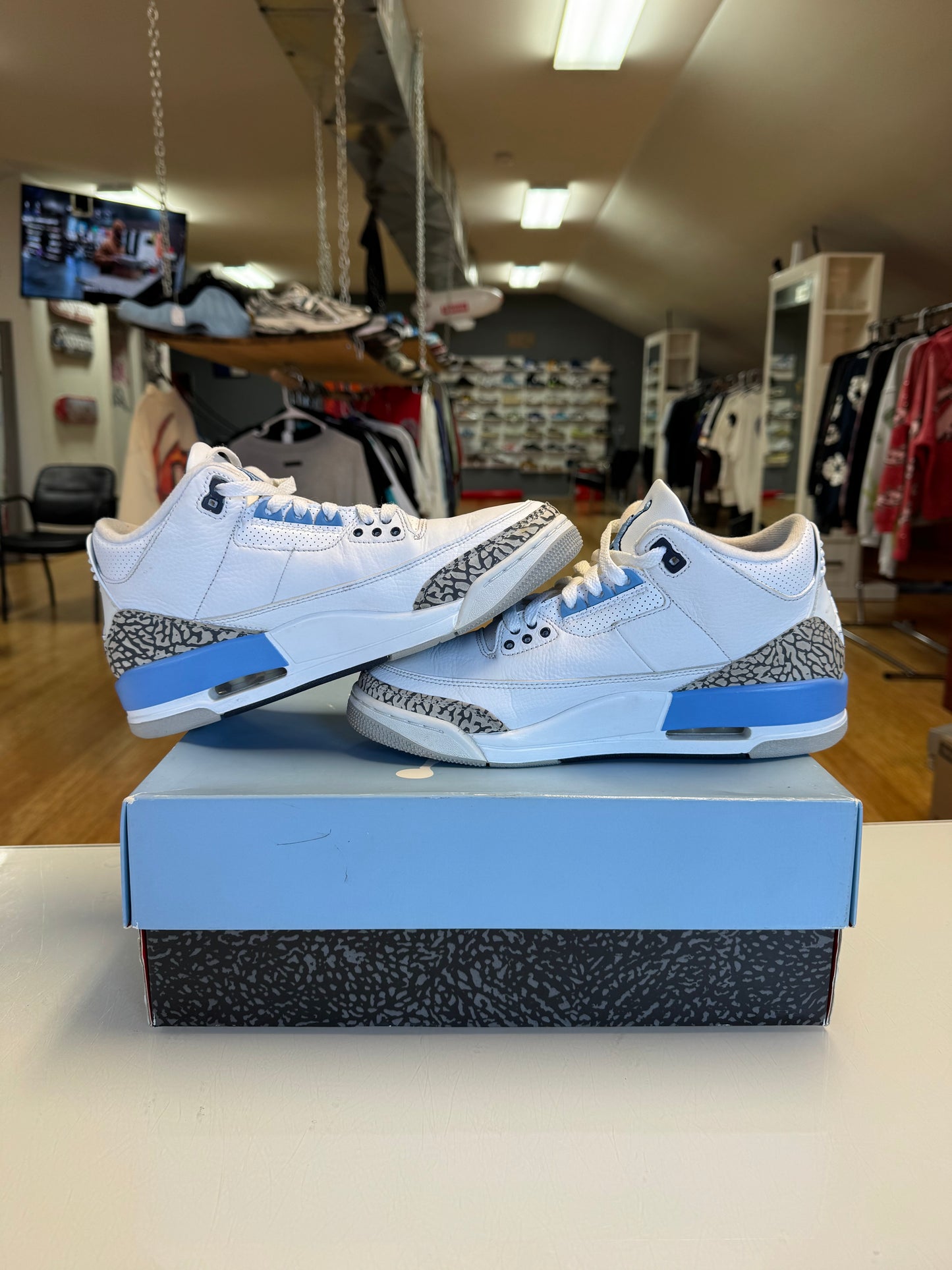 Jordan 3 Unc