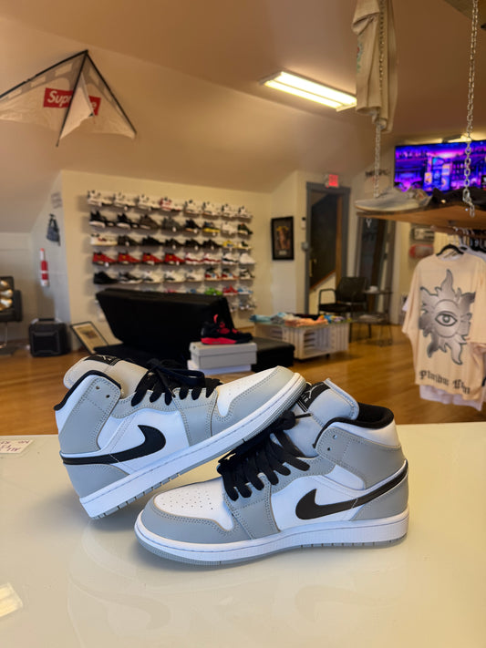 Jordan 1 Mid Light Smoke