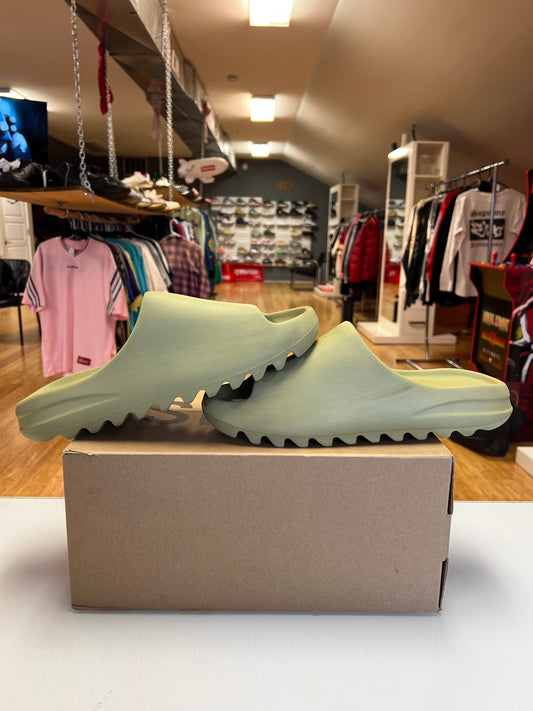 Yeezy Slide Resin