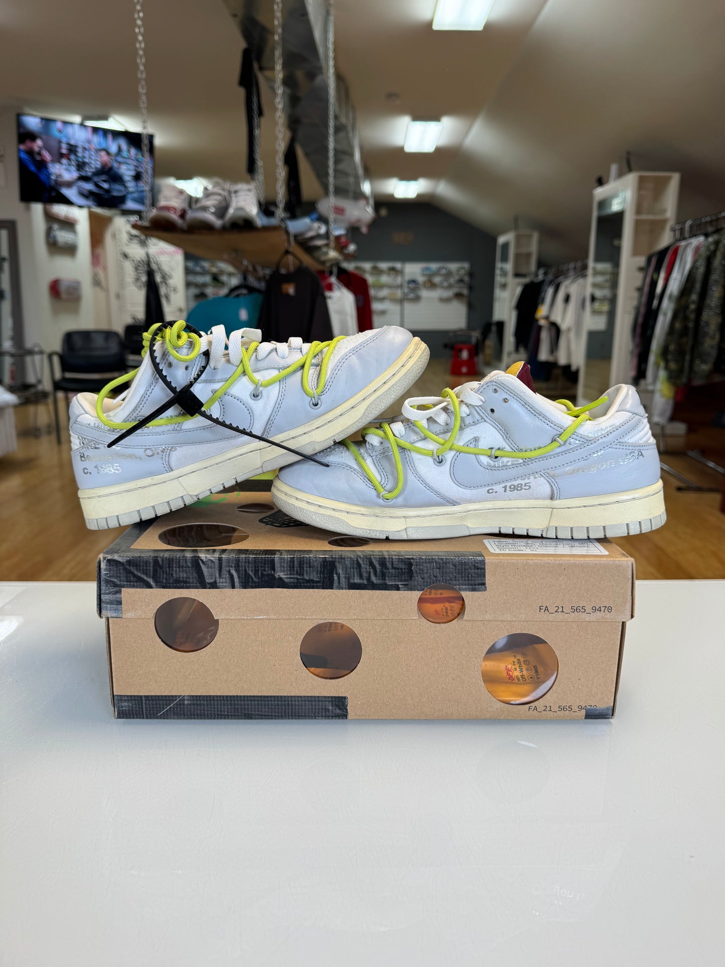 Nike off white dunk lot 8