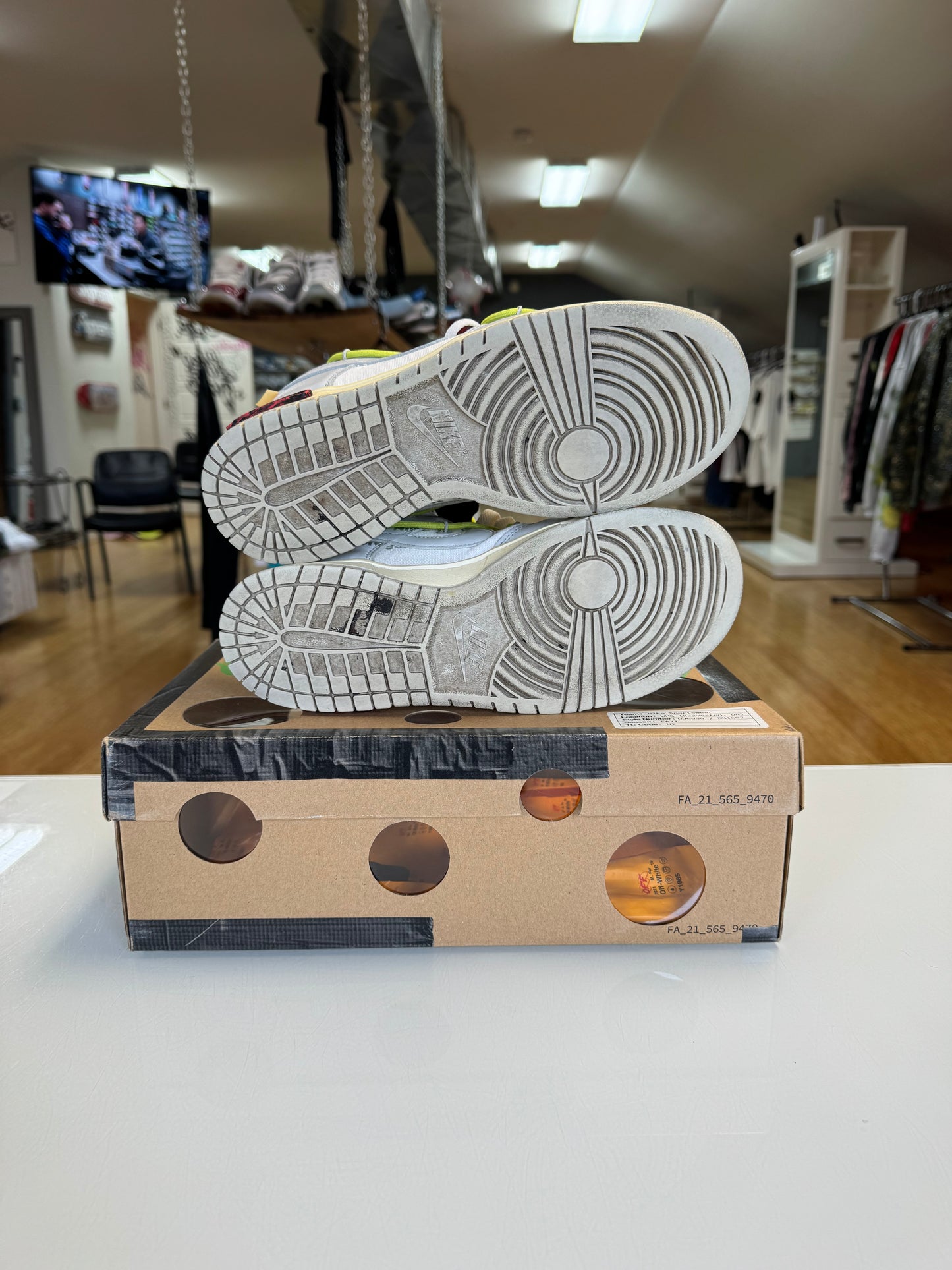 Nike off white dunk lot 8