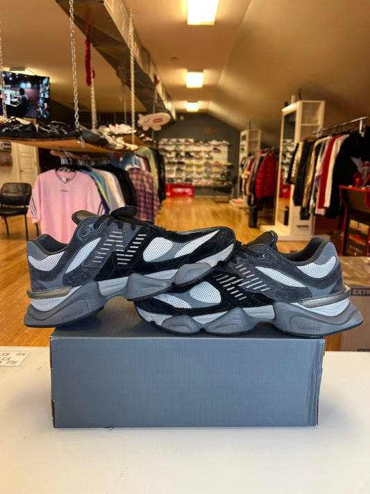 New Balance Black Castlerock