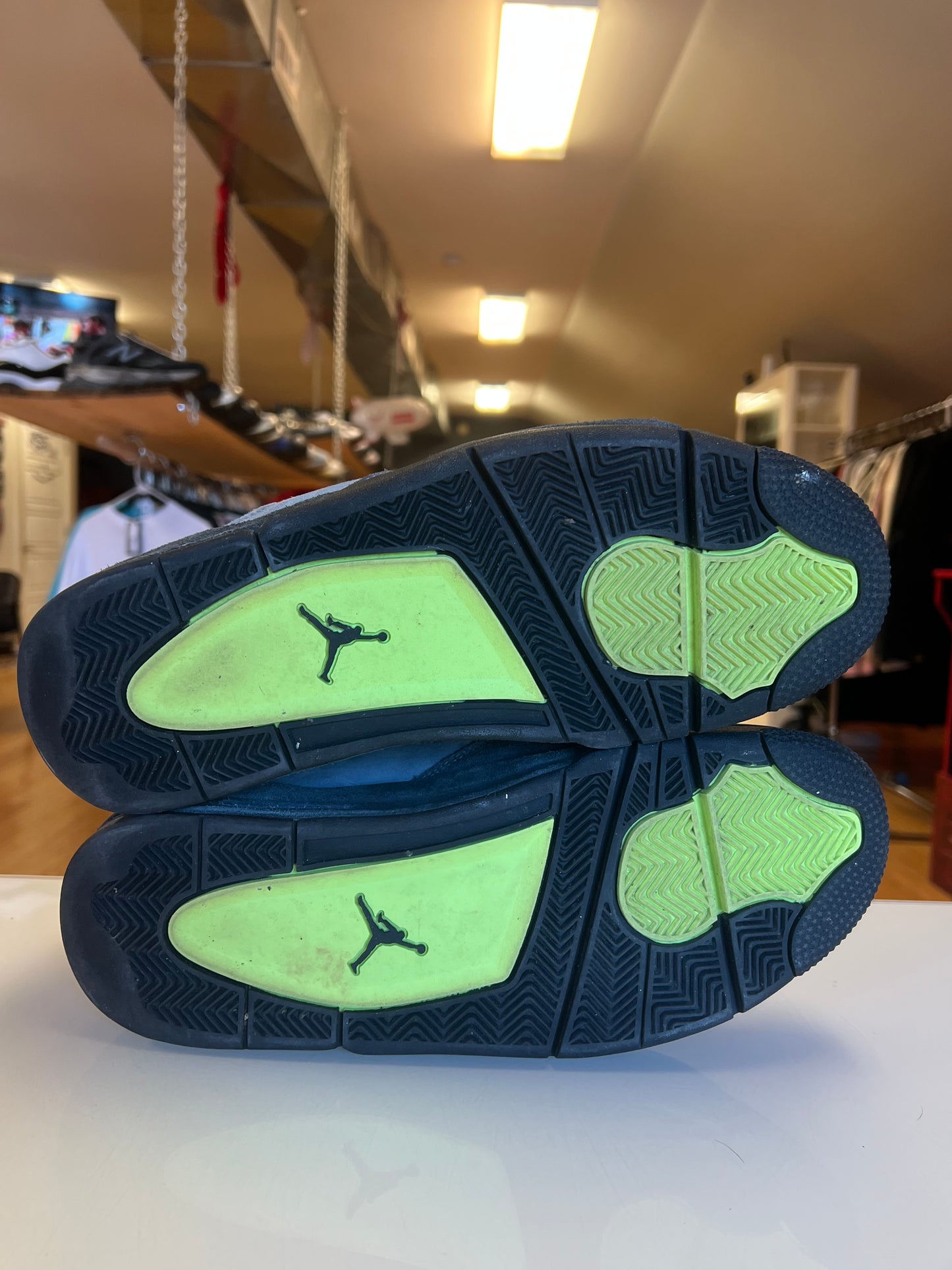 Jordan 4 neon