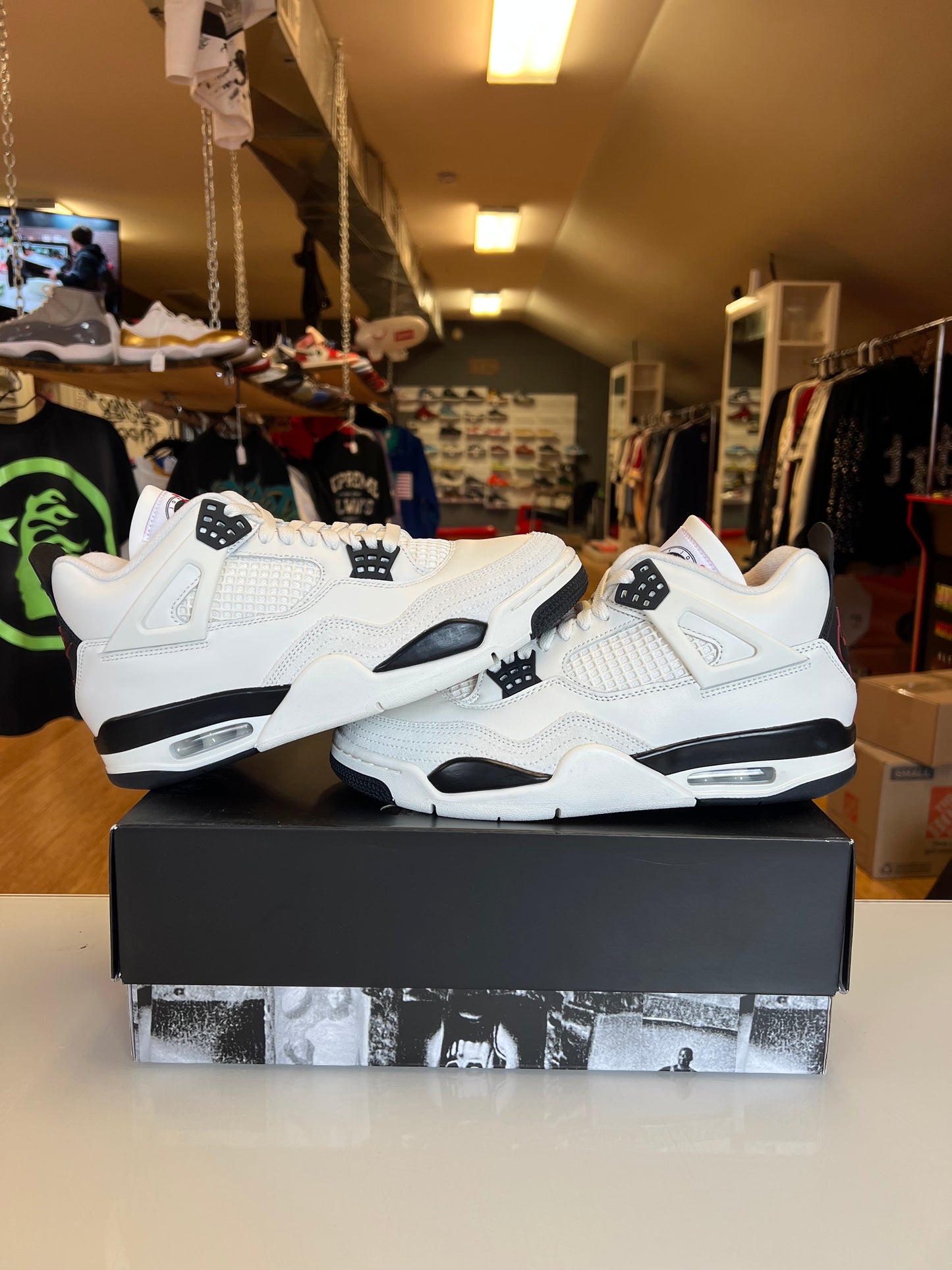Jordan 4 Flight Club
