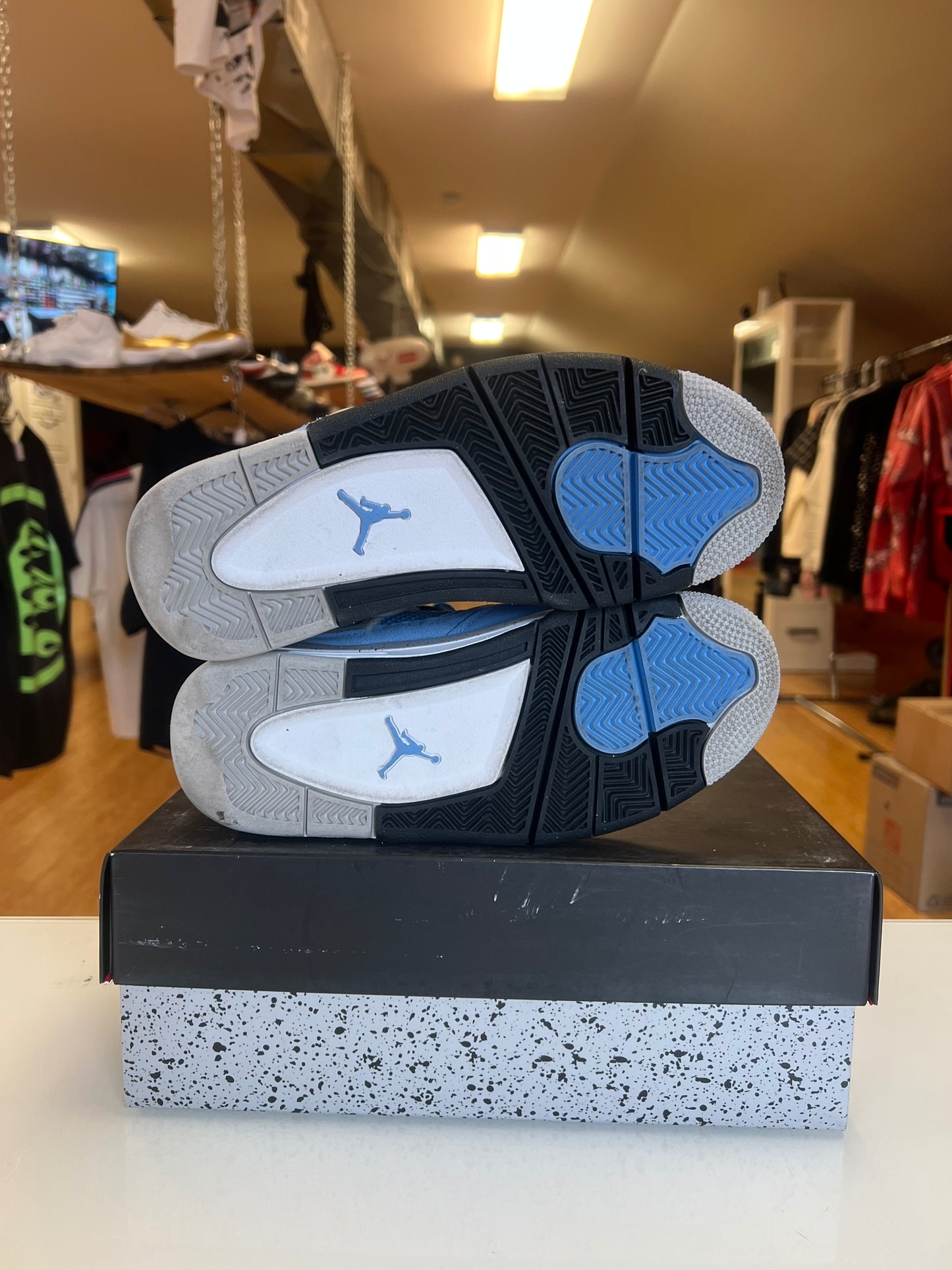 Jordan 4 University Blue