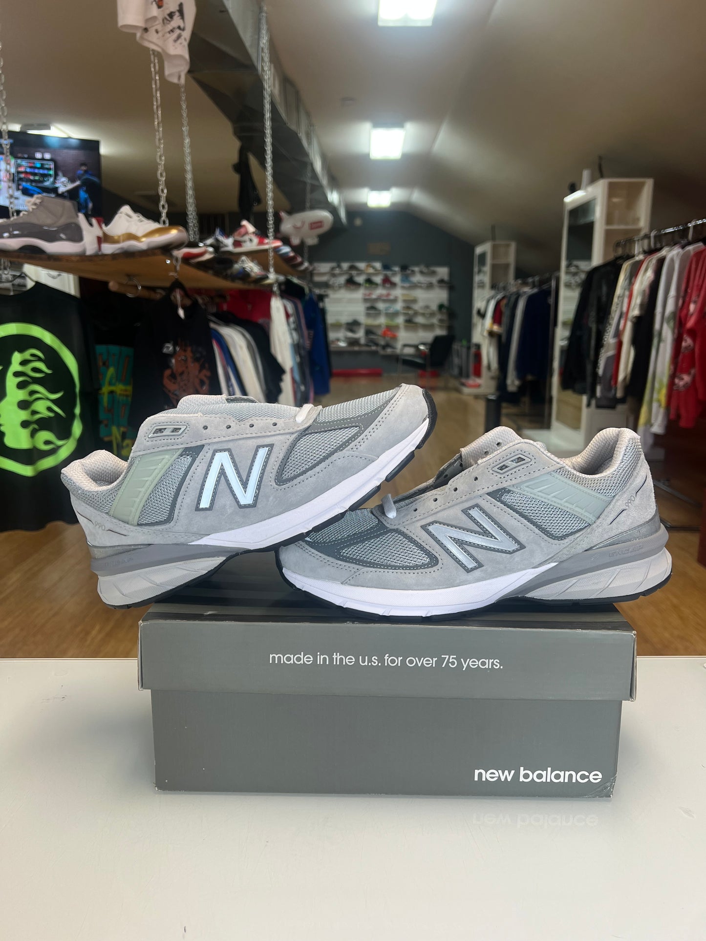 New Balance 990v5