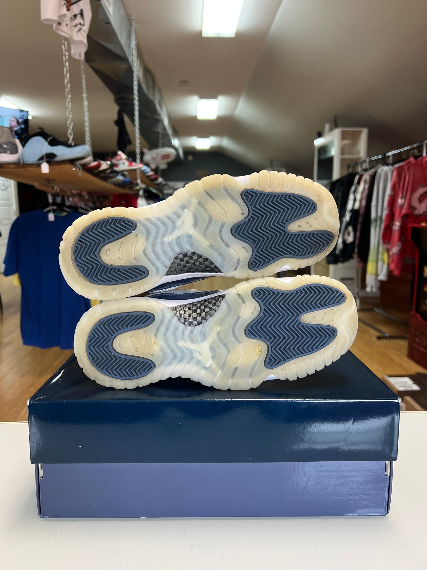 Jordan 11 Diffused Blue