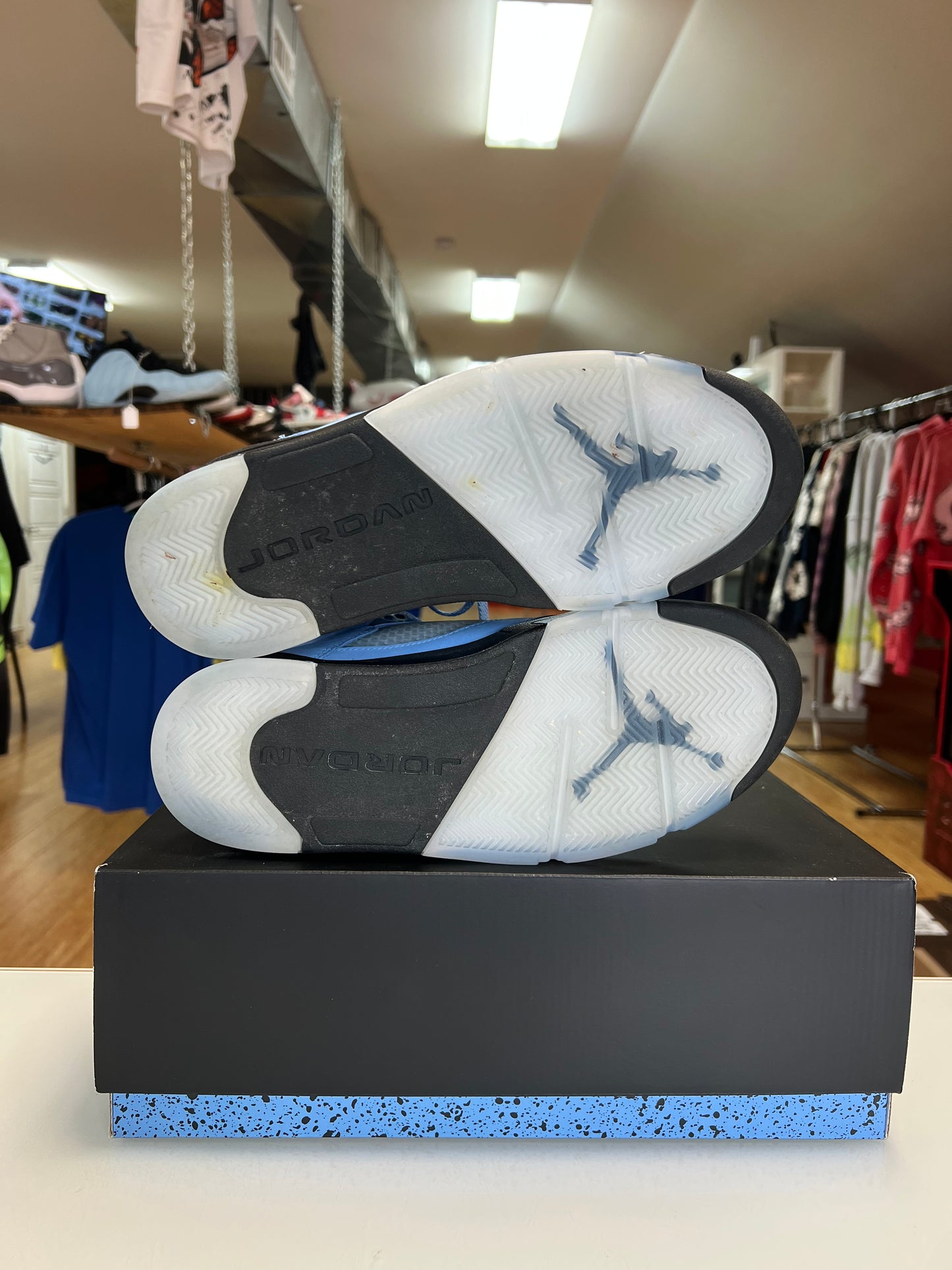 Jordan 5 UNC