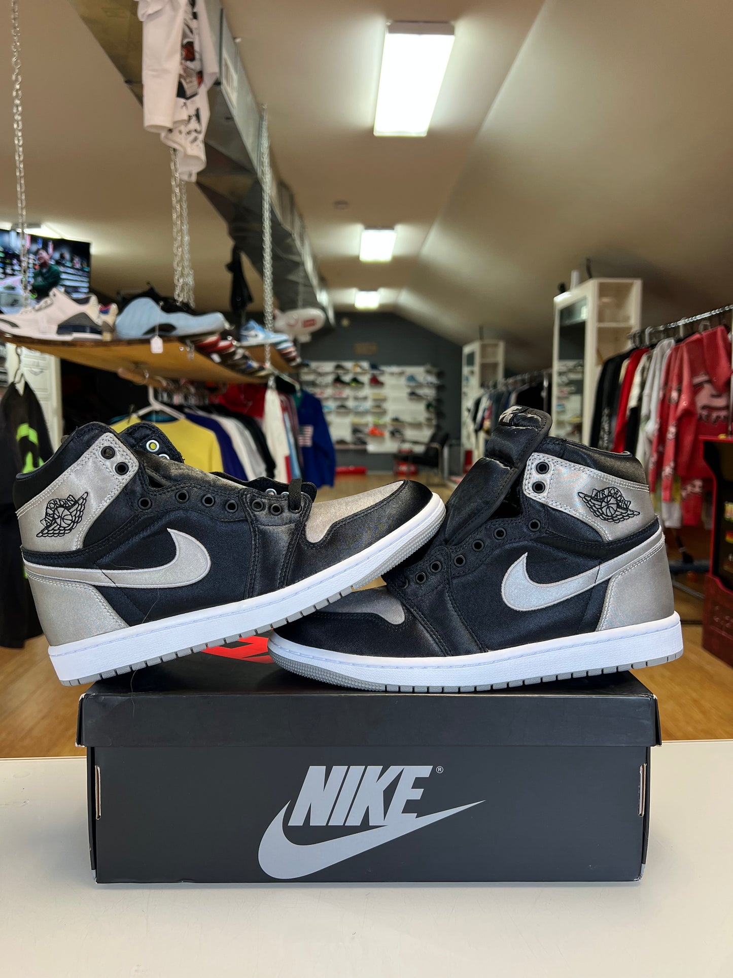 Jordan 1 Shadow Satin