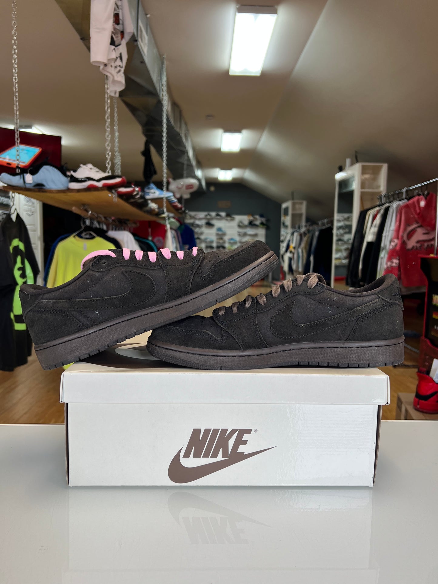 Jordan 1 Low Travis Scott Velvet