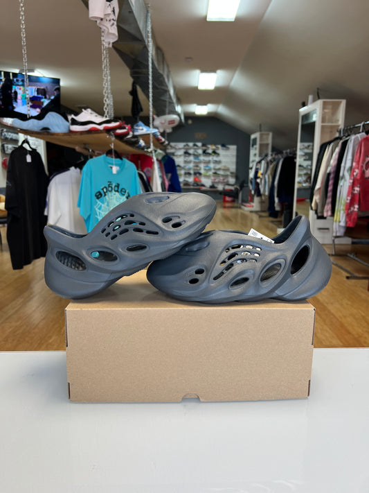 Yeezy Foam Runner Carbon