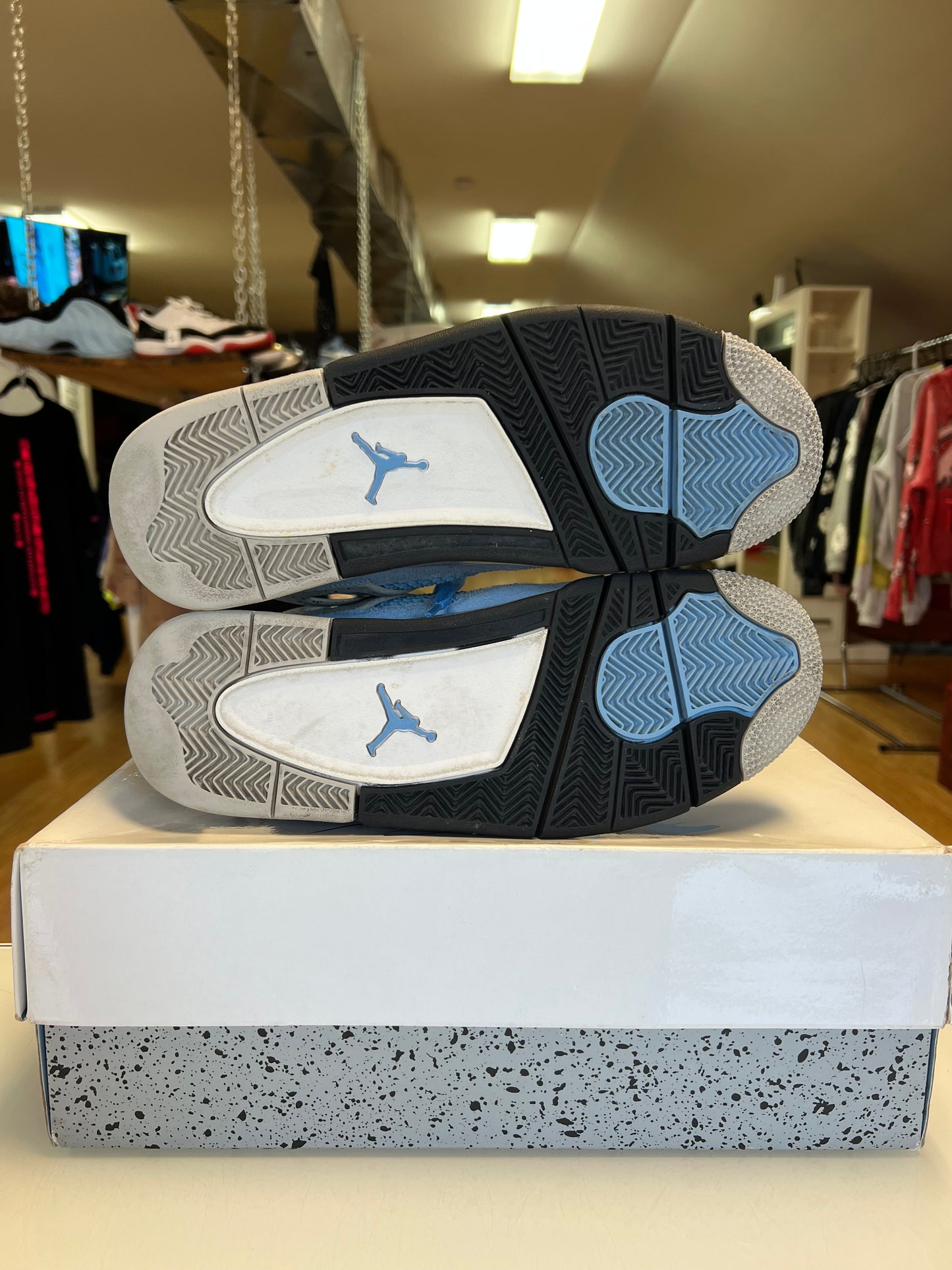 Jordan 4 University Blue