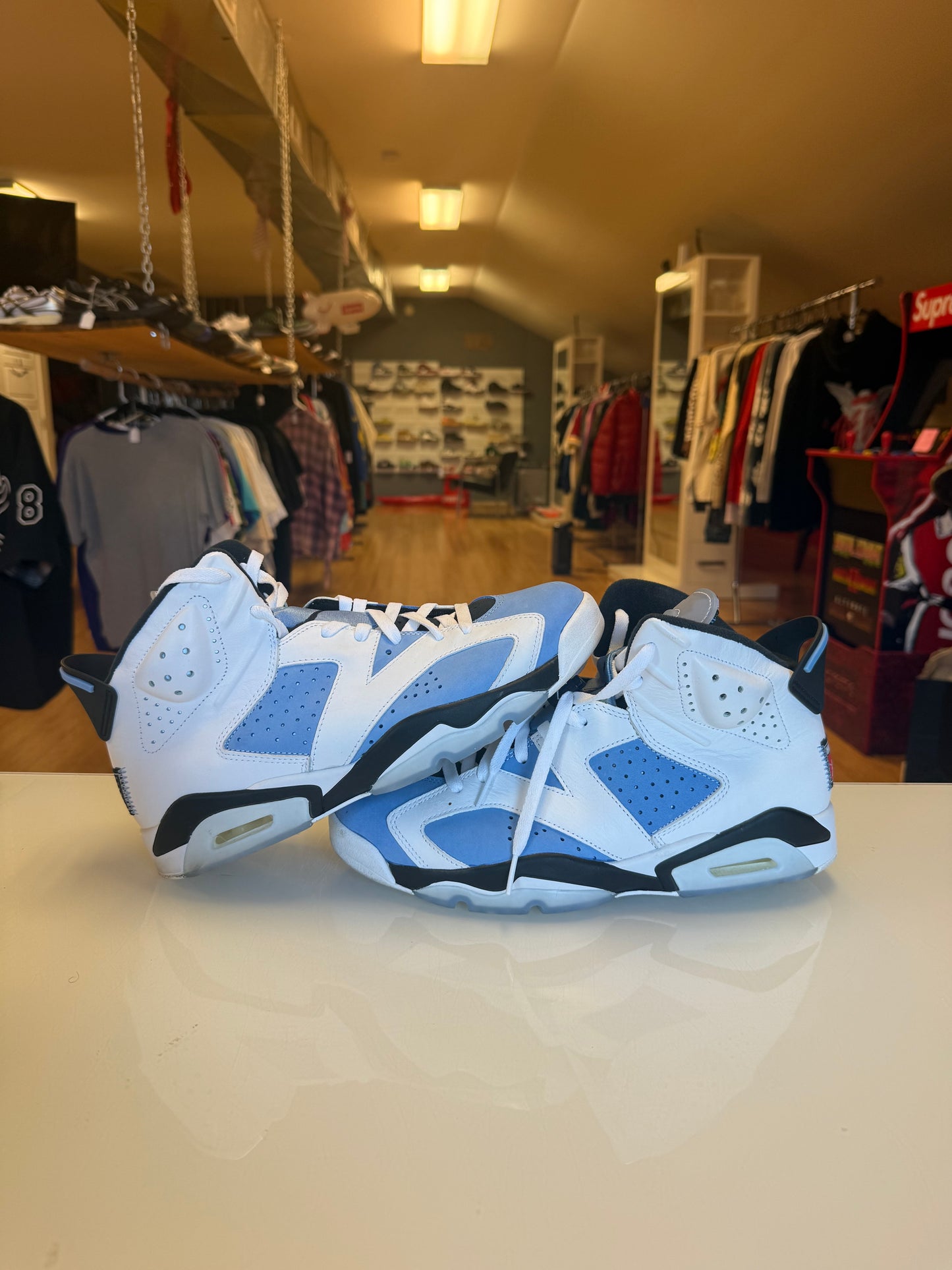 Jordan 6 UNC