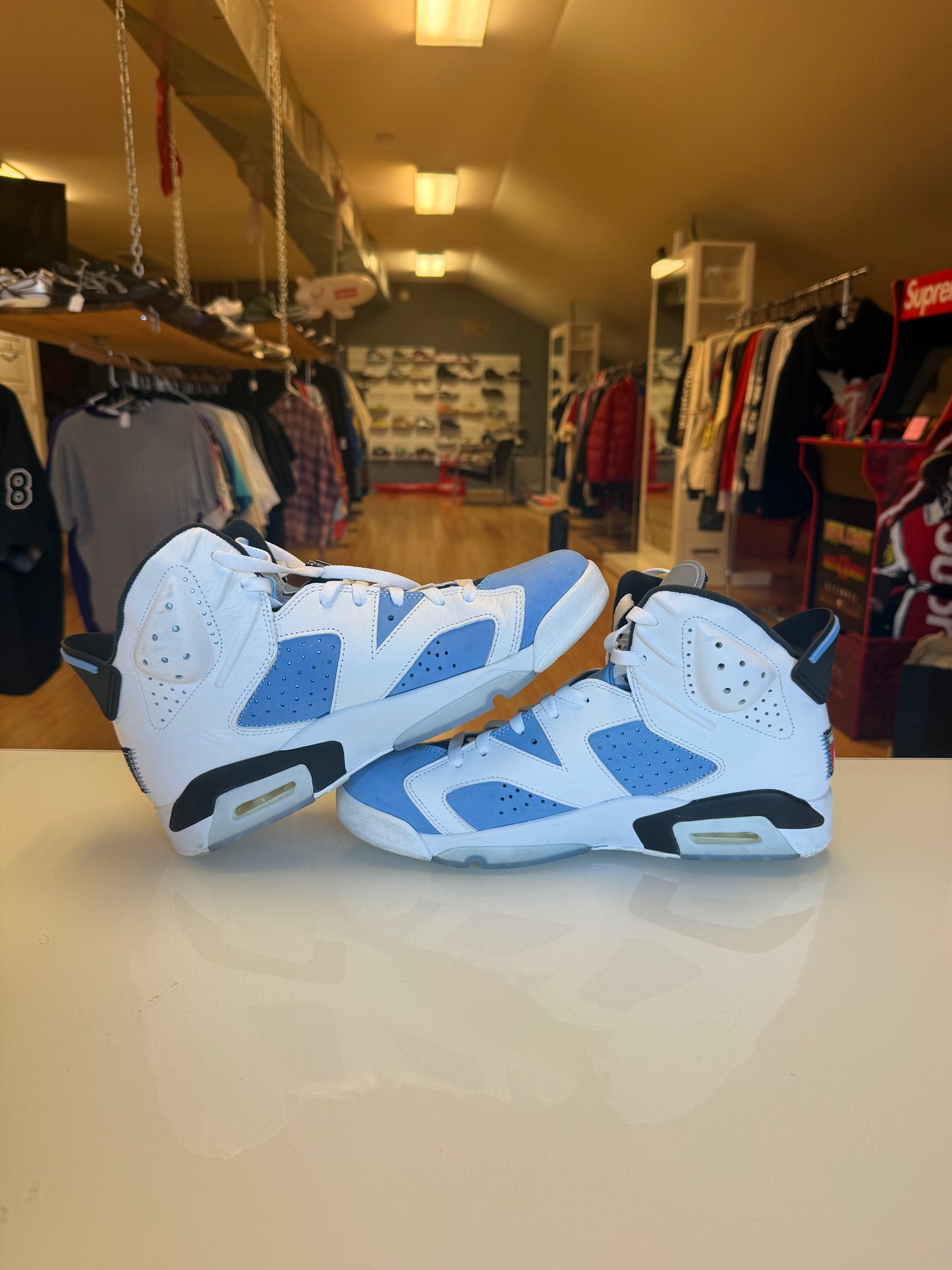Jordan 6 UNC